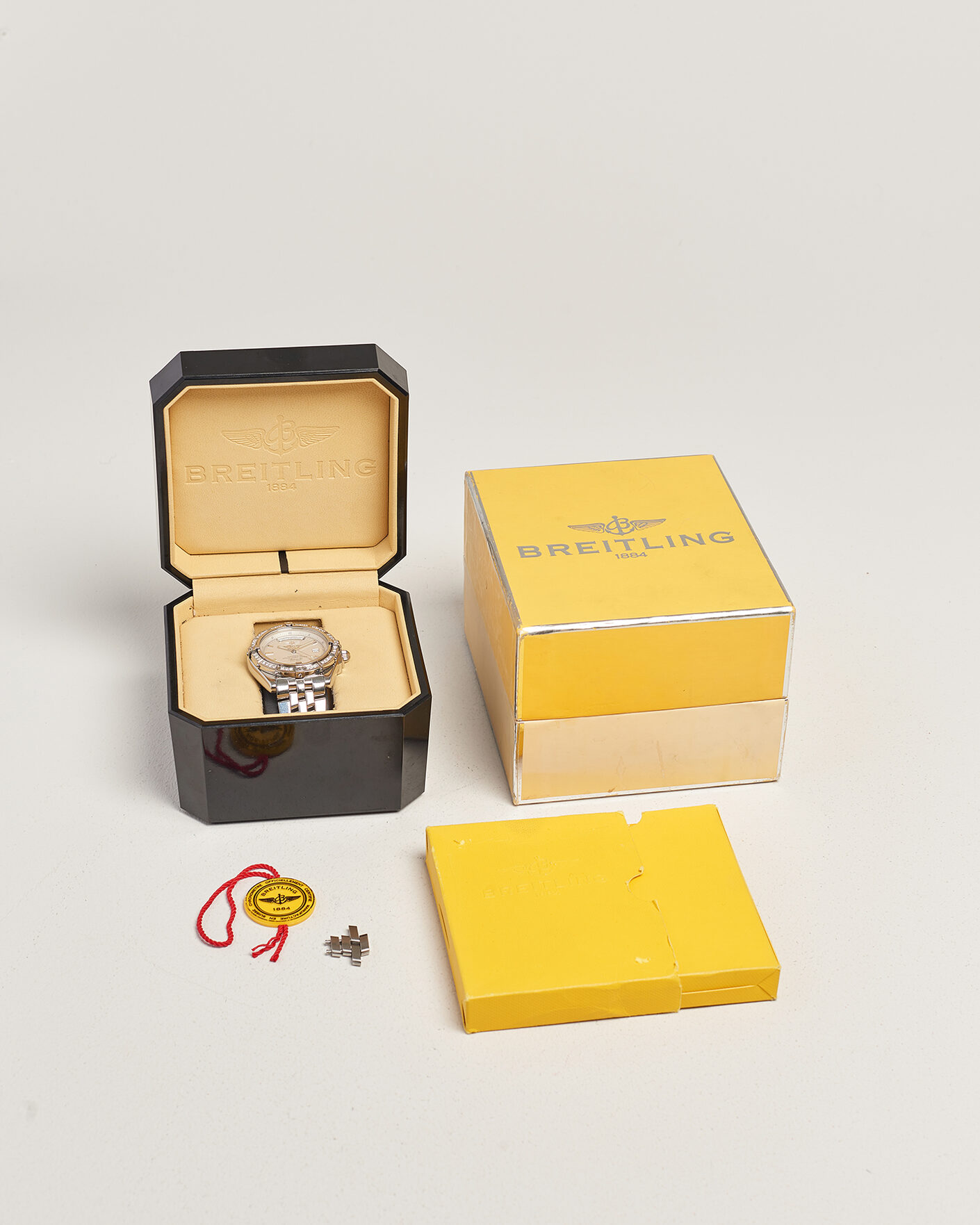 bel bel様　オーダーページ Breitling Pre-Owned Headwind 44 Day Date at CareOfCarl.com