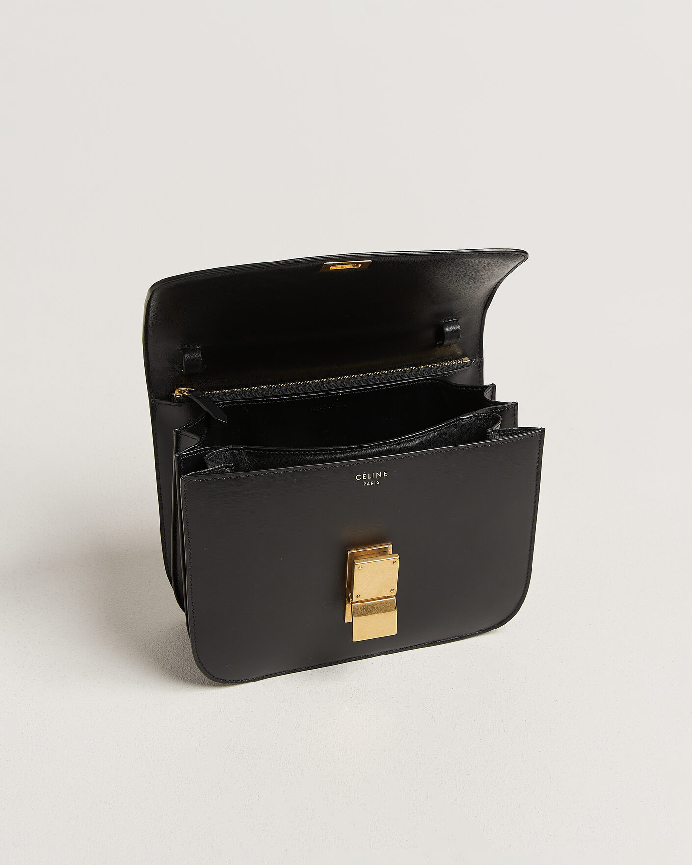 Celine Pre-Owned Box Bag Medium Black at CareOfCarl.com