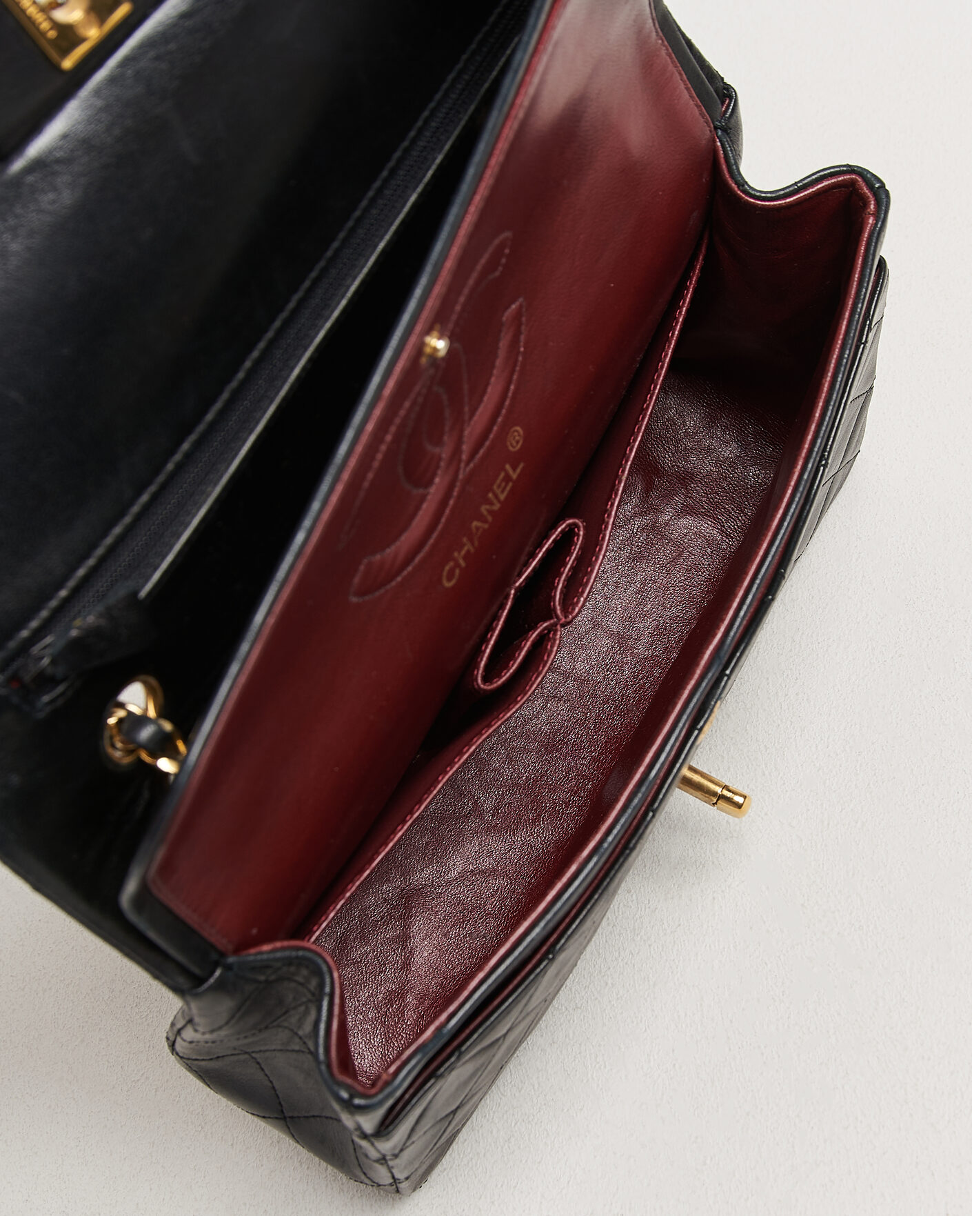 Men | Pre-Owned & Vintage Bags | Chanel Pre-Owned | Classic Medium Double Flap Bag Lambskin Black