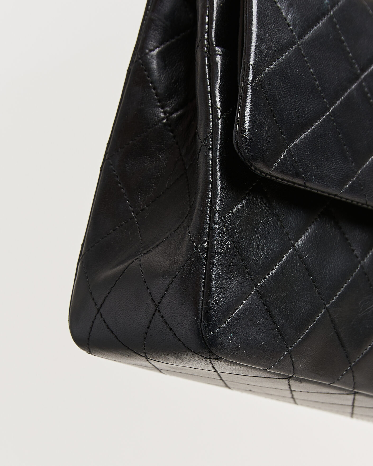 Men | Pre-Owned & Vintage Bags | Chanel Pre-Owned | Classic Medium Double Flap Bag Lambskin Black