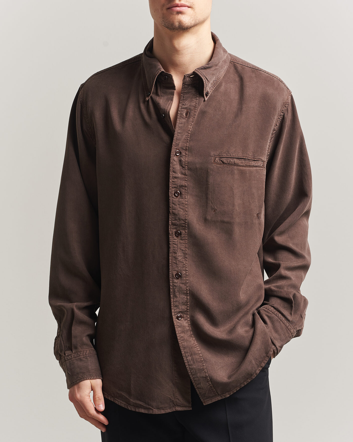Men | Shirts | Filippa K | Zack Lyocell Shirt Dark Chocolate