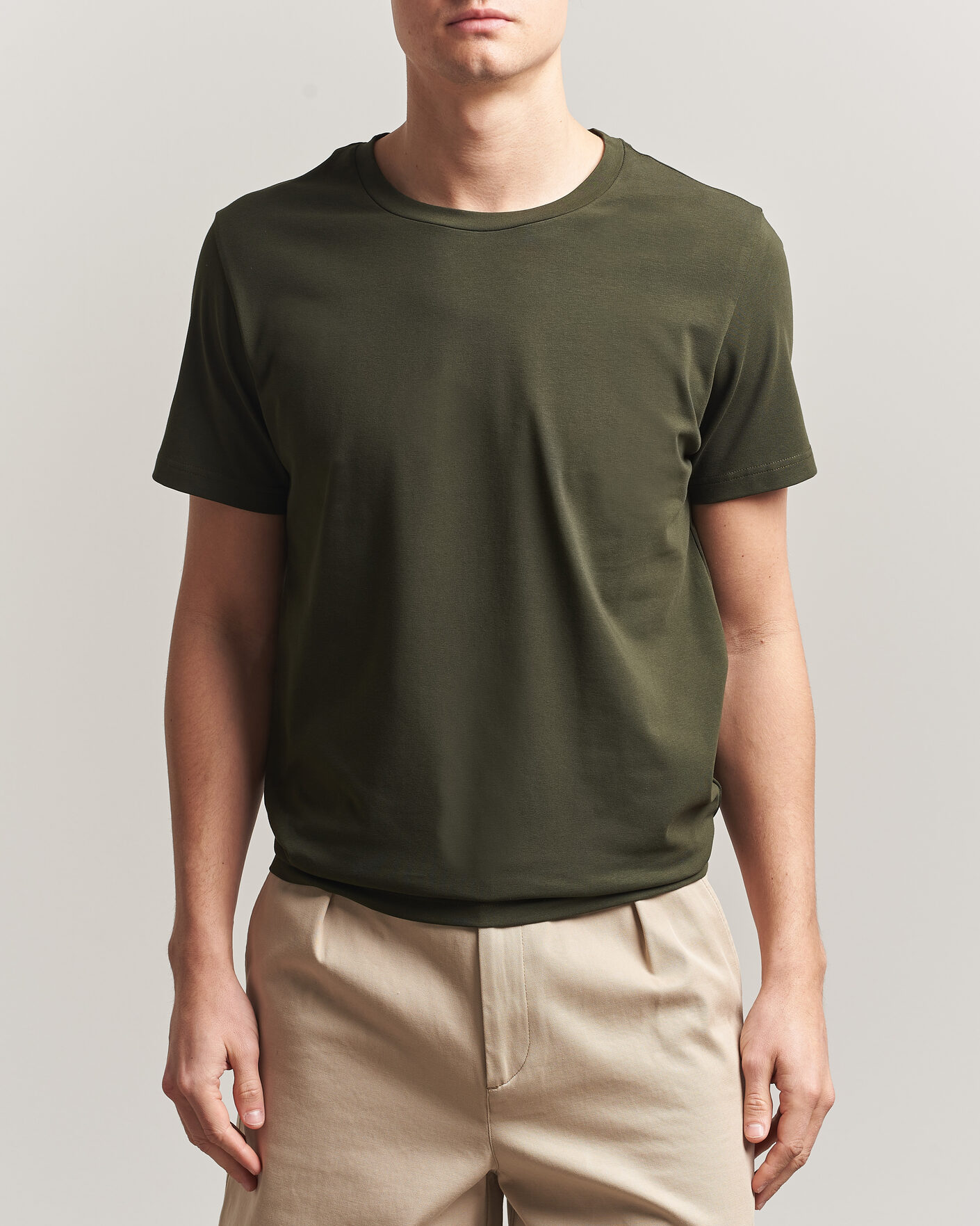 Men | T-Shirts | Filippa K | Soft Lycra T-Shirt Midnight Olive