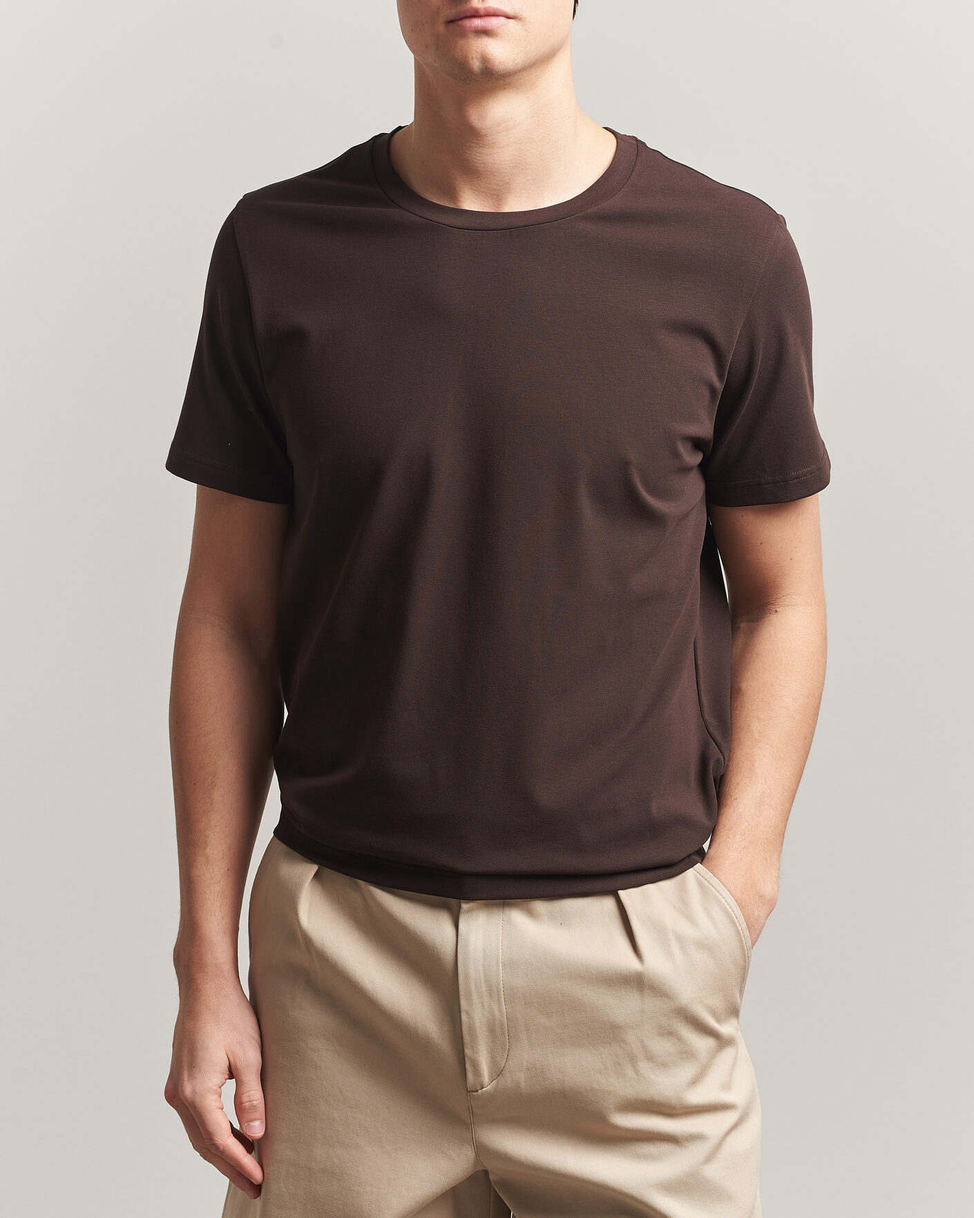 Men | T-Shirts | Filippa K | Soft Lycra T-Shirt Dark Chocolate