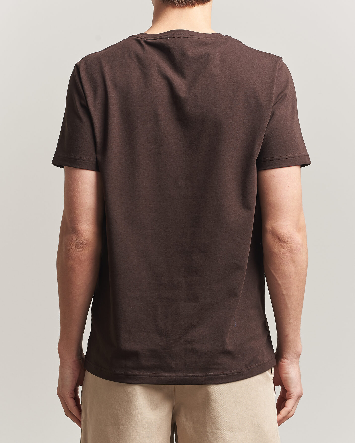Men | T-Shirts | Filippa K | Soft Lycra T-Shirt Dark Chocolate