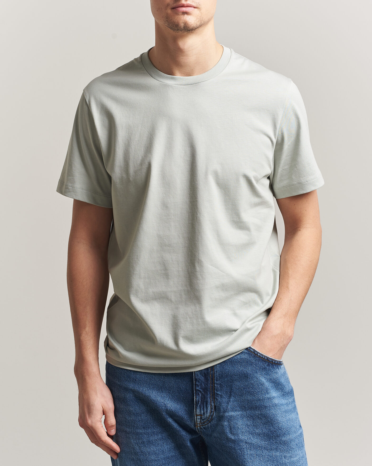 Men | T-Shirts | Filippa K | Filip Crew Neck T-Shirt Silver Grey