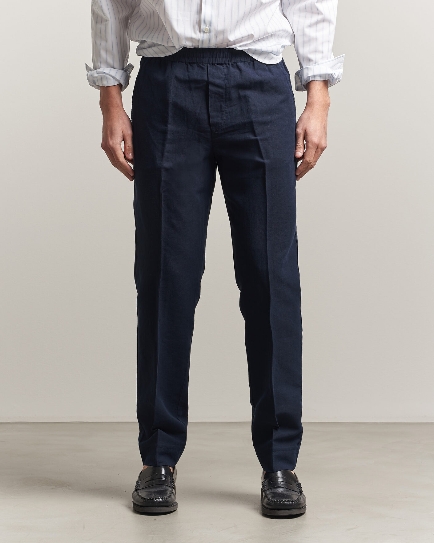 Men | Trousers | Filippa K | Theo Relaxed Linen/Cotton Drawstring Trousers Navy