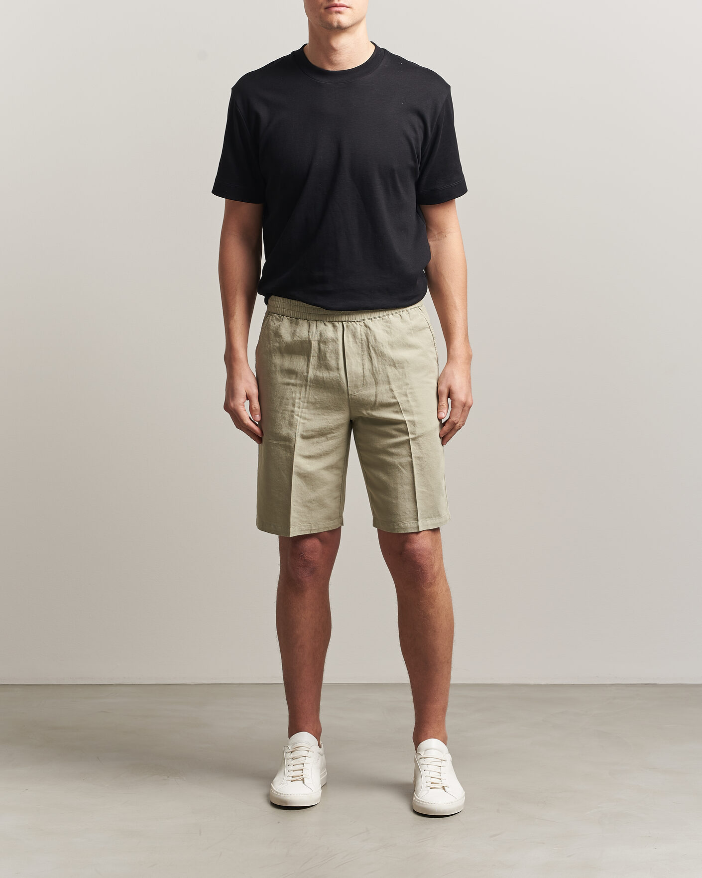 Men | Shorts | Filippa K | Theo Relaxed Linen/Cotton Drawstring Shorts Light Green