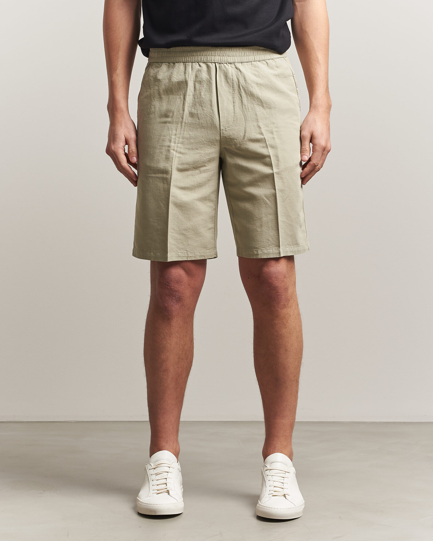 Men | Shorts | Filippa K | Theo Relaxed Linen/Cotton Drawstring Shorts Light Green