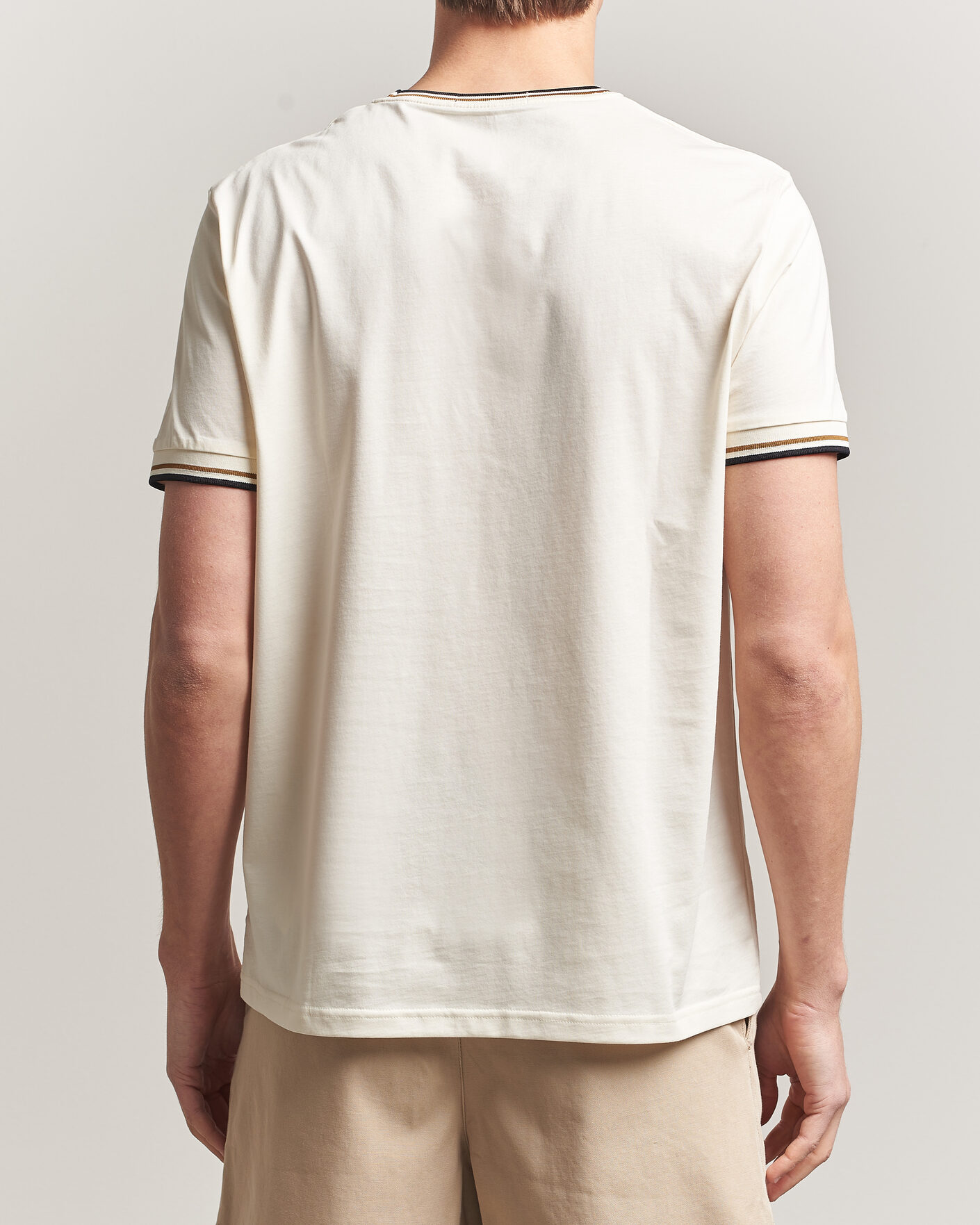 Men | T-Shirts | Fred Perry | Twin Tipped T-Shirt Ecru