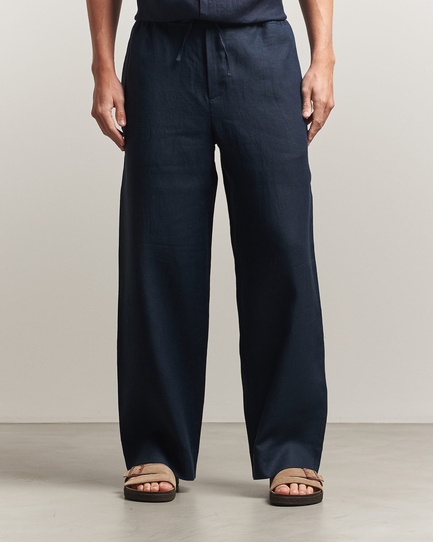 Men | Trousers | J.Lindeberg | Noah Drape Linen Pants Navy