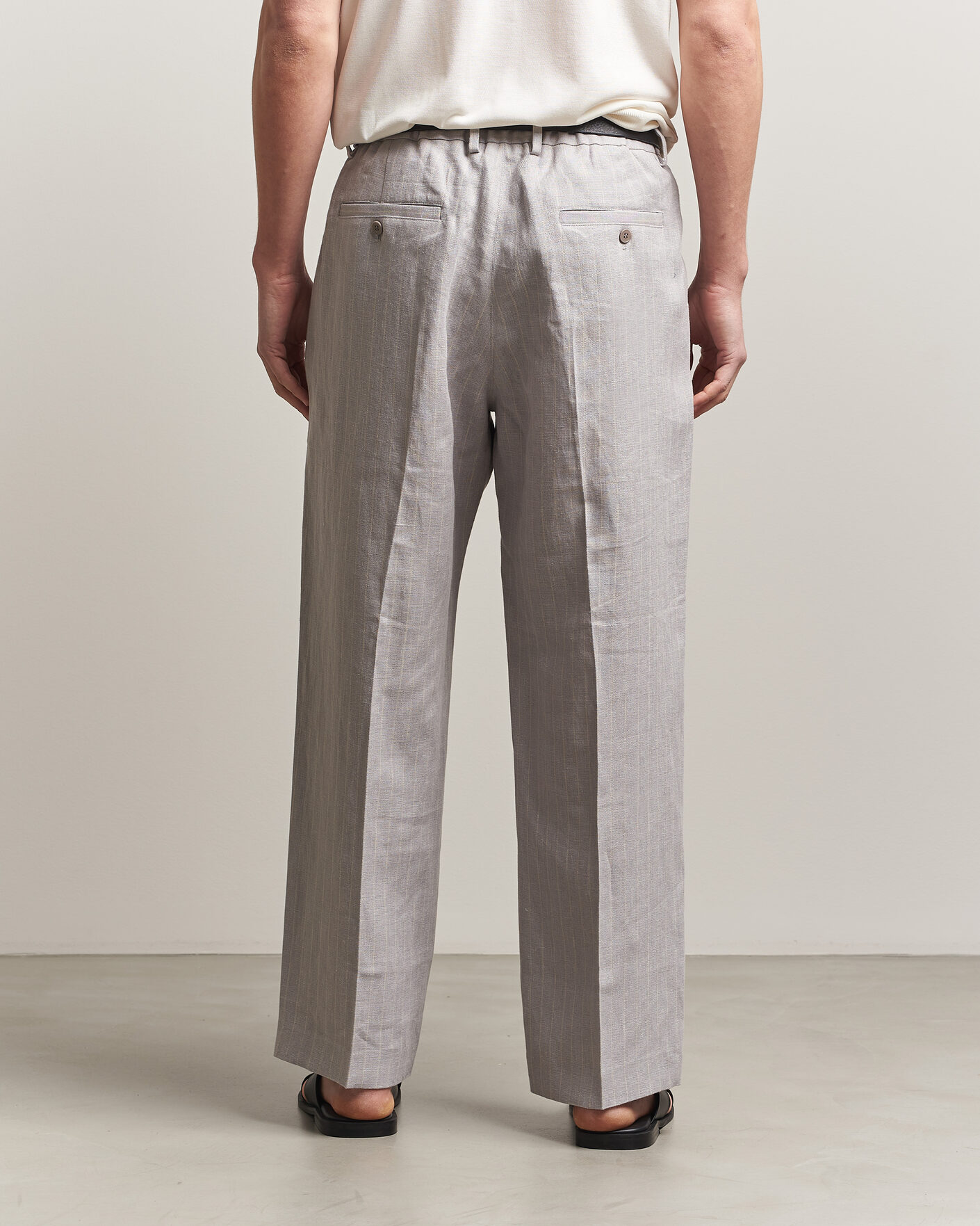 Men | Trousers | NN07 | Kay Pinstriped Pleated Linen Trousers Grey