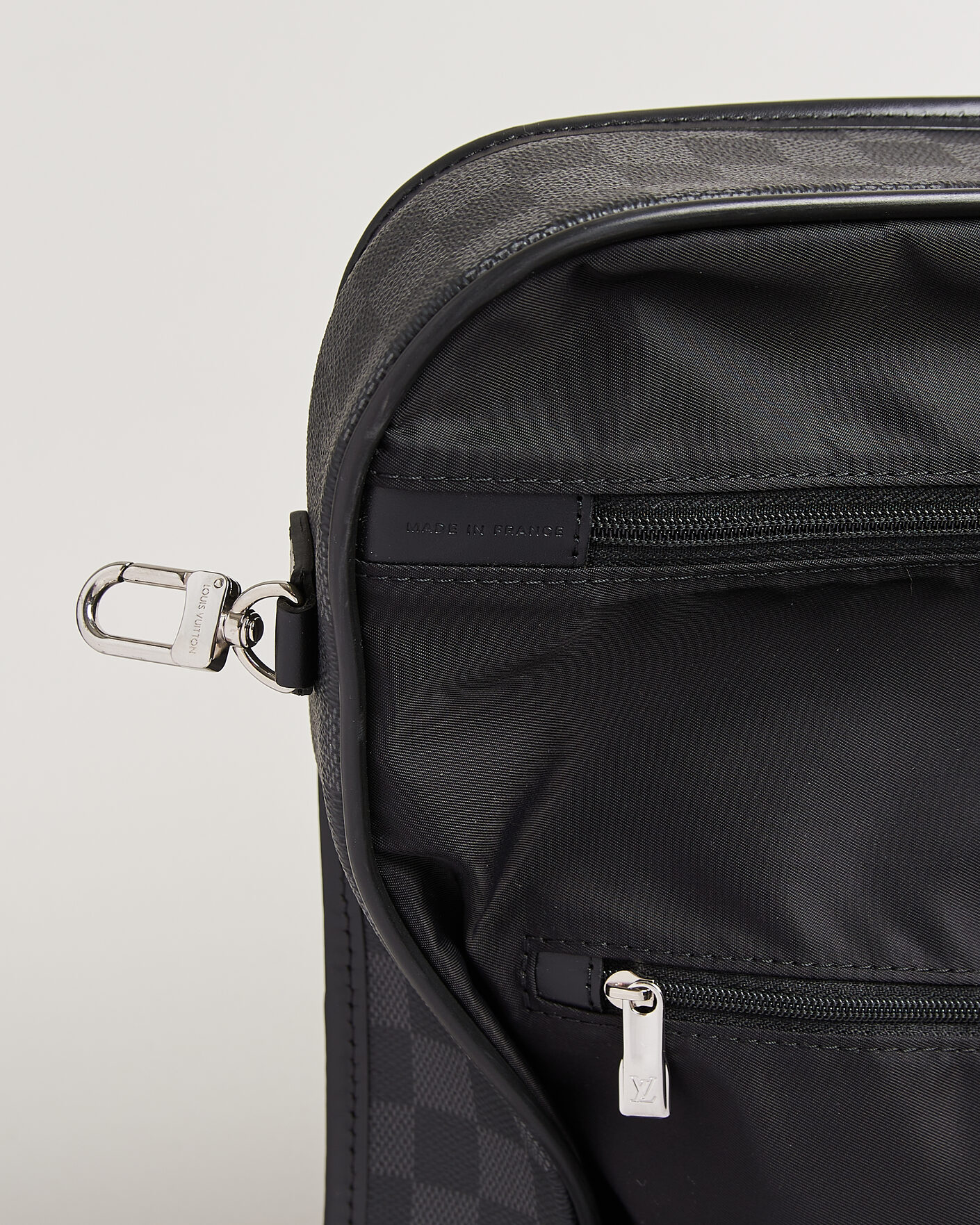 Men | Pre-Owned & Vintage Bags | Louis Vuitton Pre-Owned | Garment Case Damier Graphite