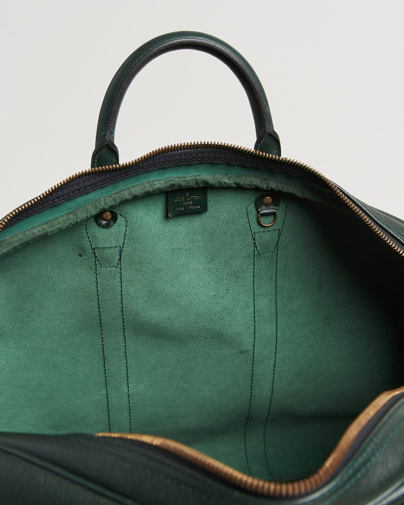 Men | Pre-Owned & Vintage Bags | Louis Vuitton Pre-Owned | Taiga Kendall Weekend Bag GM Green