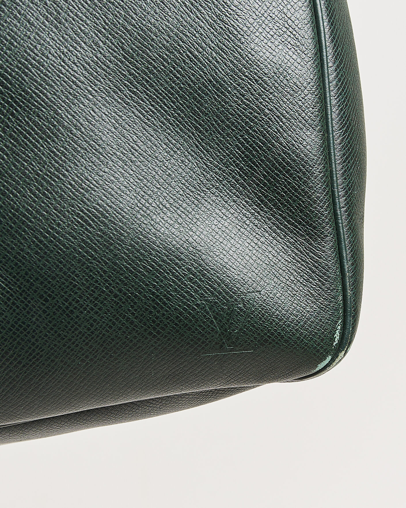 Men | Pre-Owned & Vintage Bags | Louis Vuitton Pre-Owned | Taiga Kendall Weekend Bag GM Green