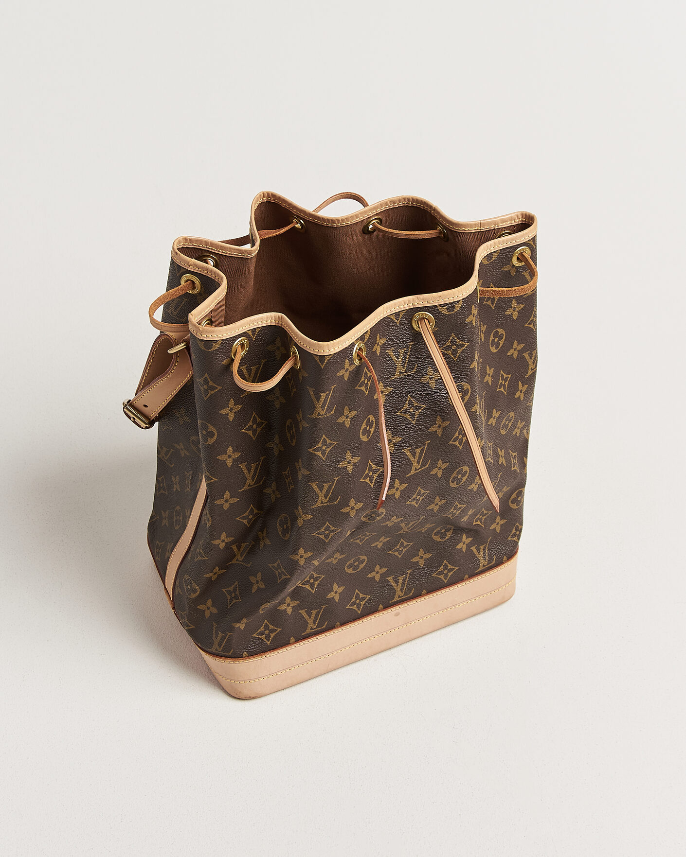 Men | Pre-Owned & Vintage Bags | Louis Vuitton Pre-Owned | Noé Monogram
