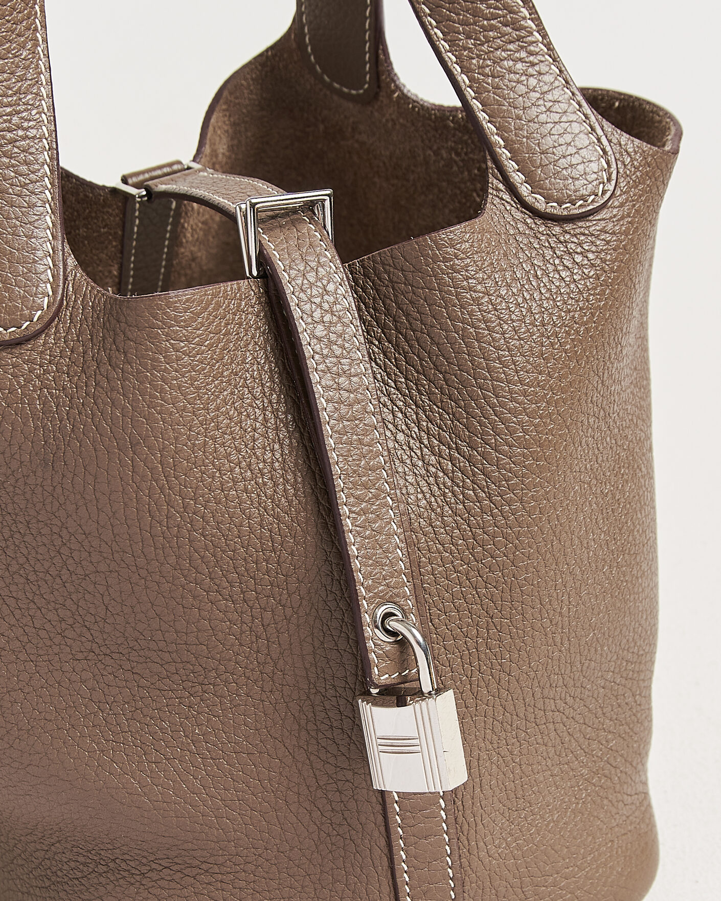 Men | Pre-Owned & Vintage Bags | Hermès Pre-Owned | Picotin Lock 18 Etoupe