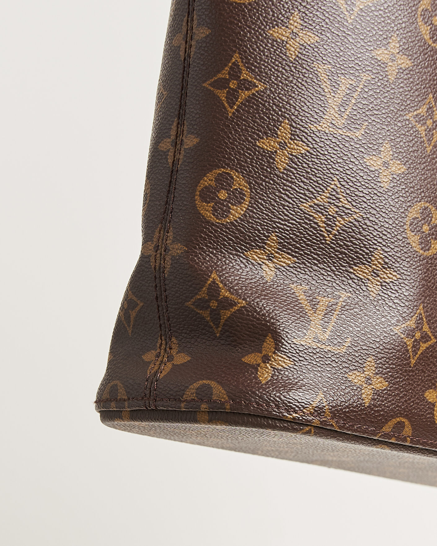 Men | Pre-Owned & Vintage Bags | Louis Vuitton Pre-Owned | Vavin Bag GM Monogram