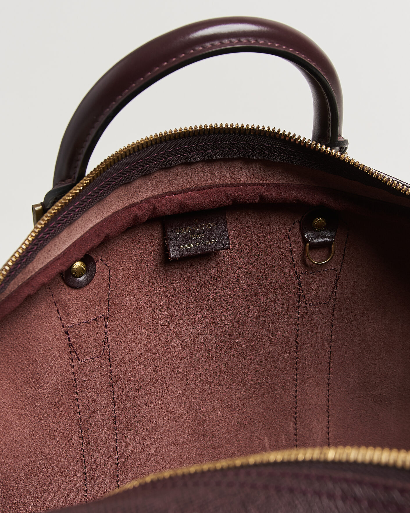 Louis Vuitton Pre-Owned Taiga Kendall Weekend Bag PM Burgundy at