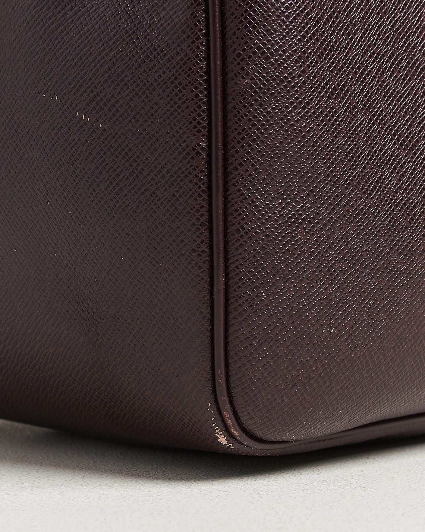 Men | Pre-Owned & Vintage Bags | Louis Vuitton Pre-Owned | Taiga Kendall Weekend Bag PM Burgundy