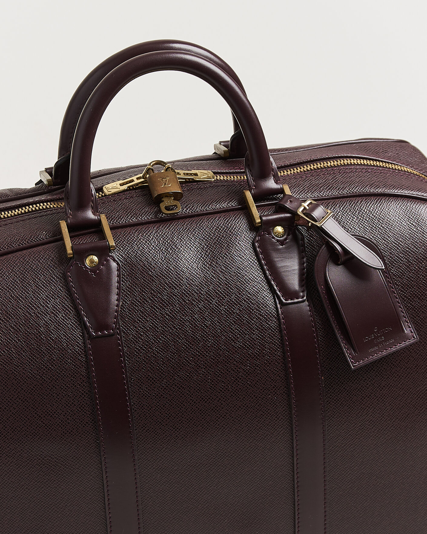 Louis Vuitton Pre-Owned Taiga Kendall Weekend Bag PM Burgundy at