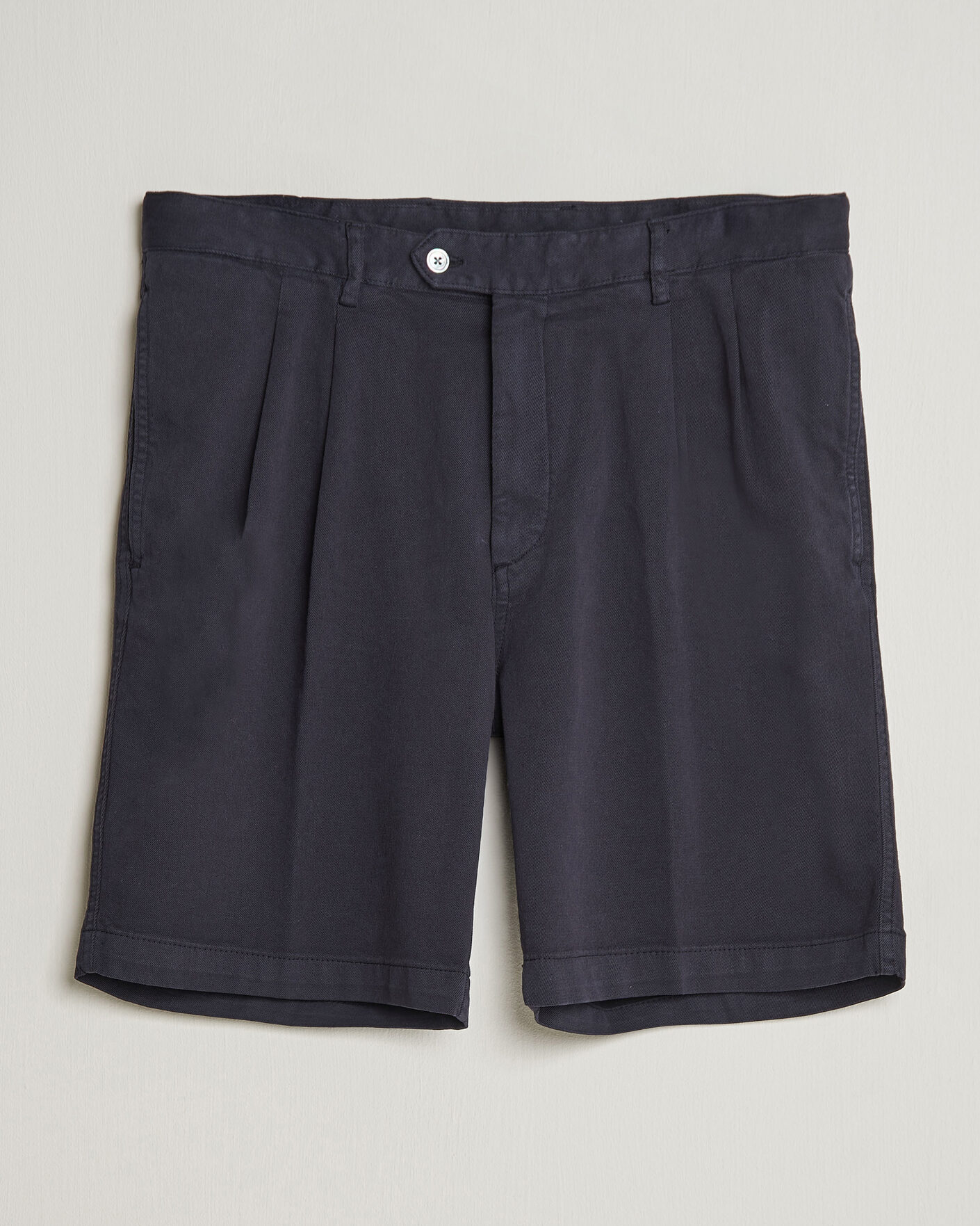 Men | Shorts | Oscar Jacobson | Tanker Pleat Shorts Navy