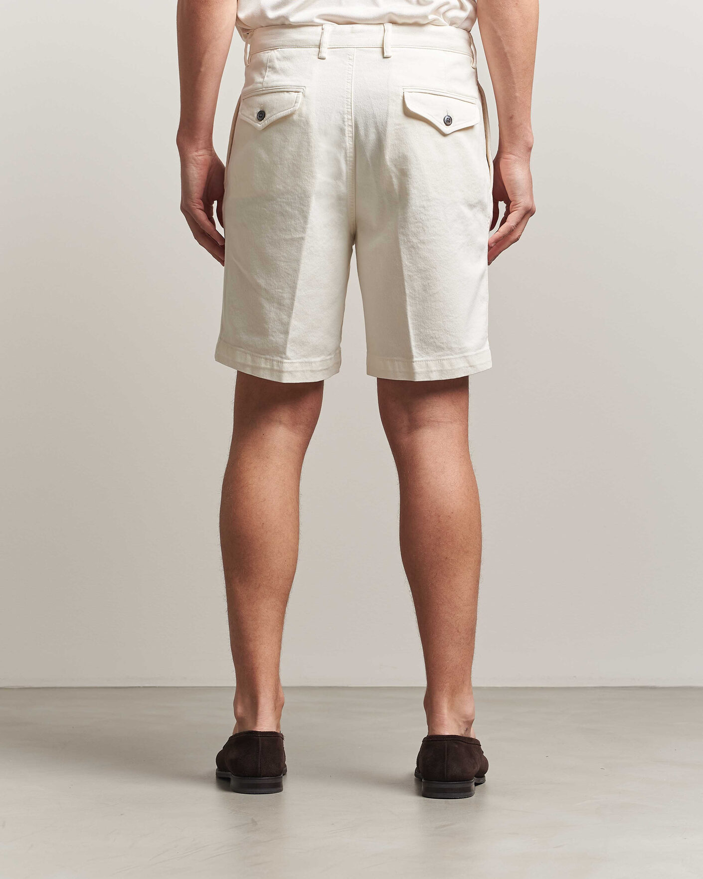 Men | Shorts | Oscar Jacobson | Tanker Pleat Shorts White