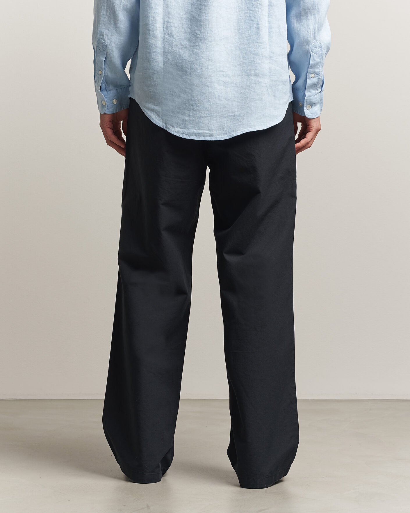 Men | Trousers | Samsøe Samsøe | Valentin Cotton/Linen Pleated Trousers Black