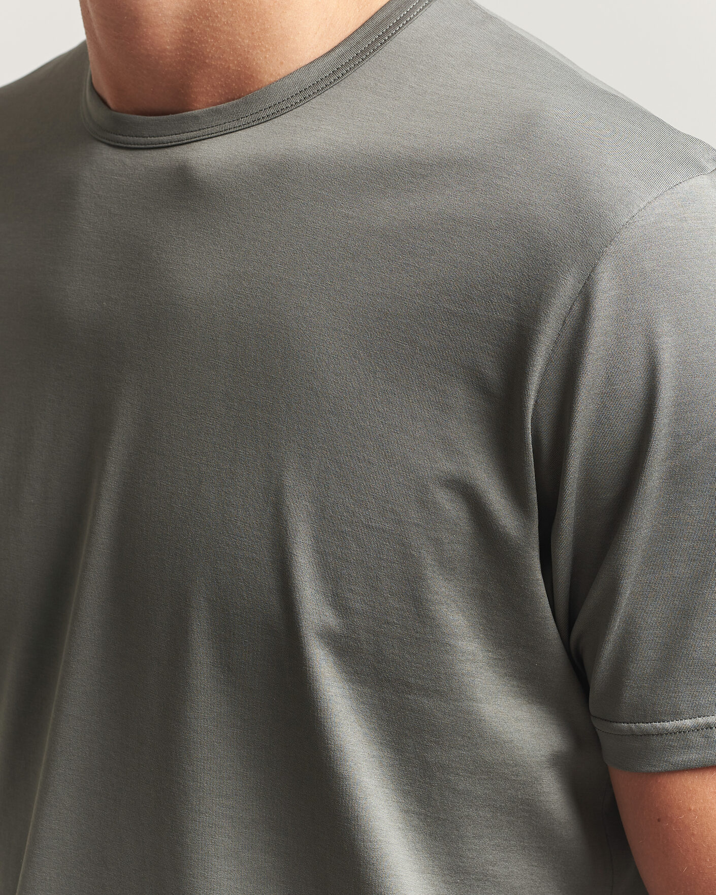 Men | T-Shirts | Sunspel | Crew Neck Q82 Cotton T-Shirt Fossil Grey