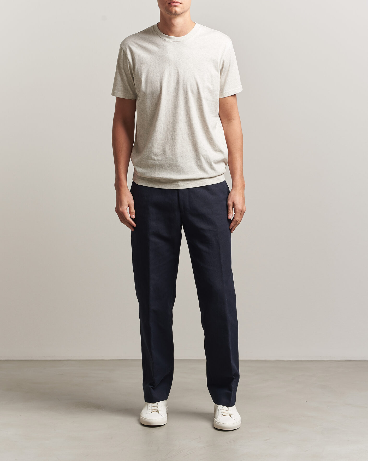 Men | T-Shirts | Sunspel | Riviera Midweight T-Shirt Archive White