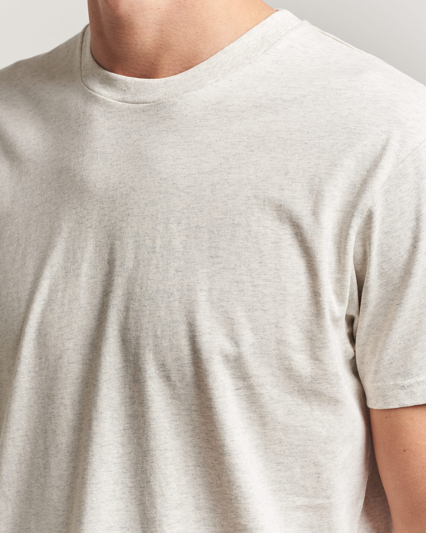 Men | T-Shirts | Sunspel | Riviera Midweight T-Shirt Archive White