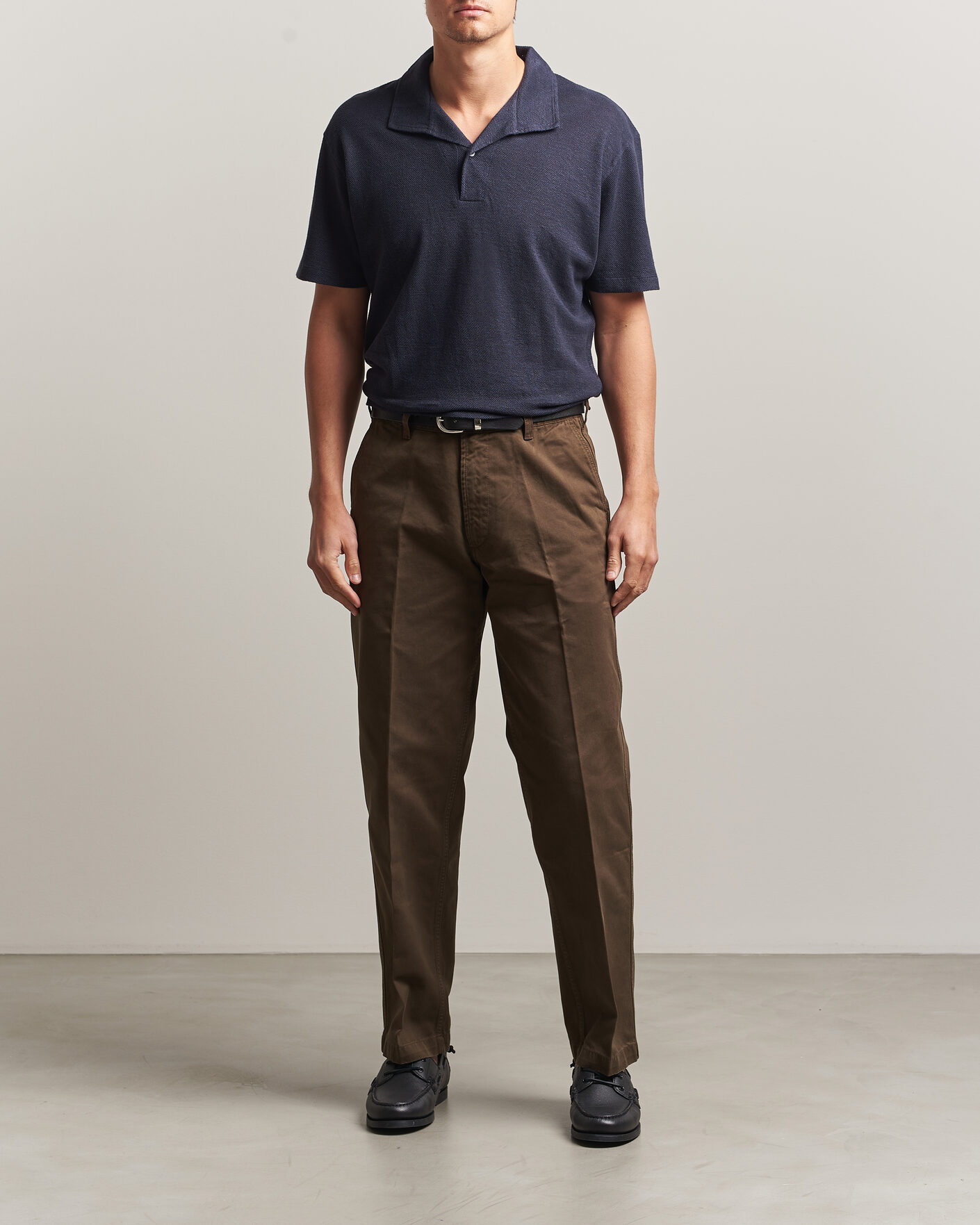 Men | Polo Shirts | Sunspel | Cotton/Linen Pique Polo Navy