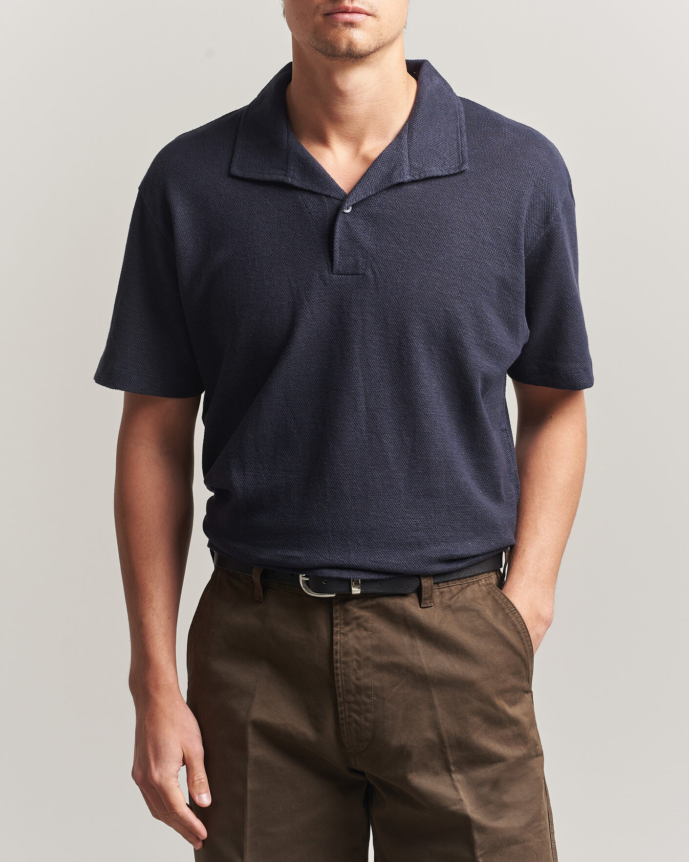 Men | Polo Shirts | Sunspel | Cotton/Linen Pique Polo Navy