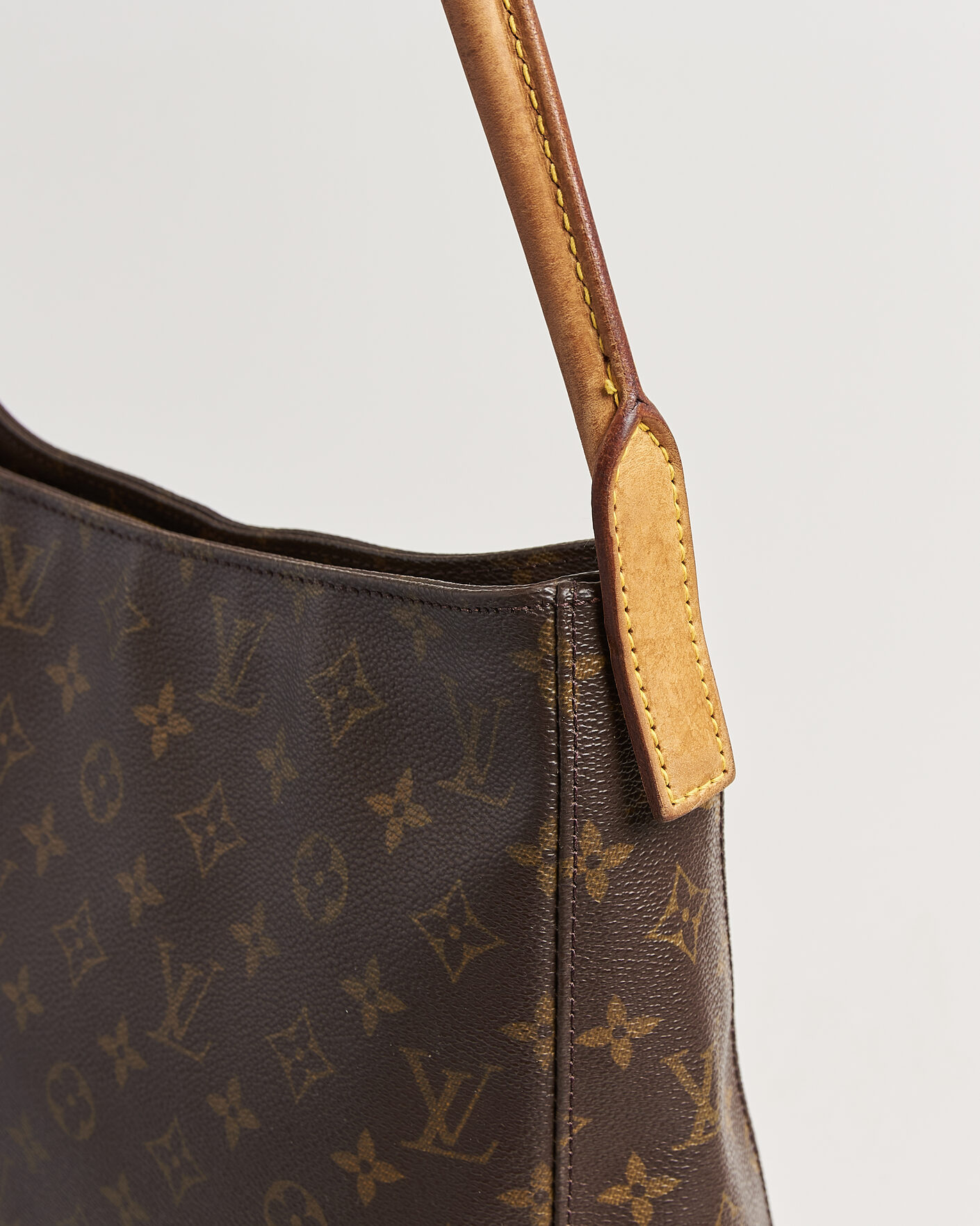 Louis Vuitton Pre-Owned Looping Handbag GM Monogram at CareOfCarl.com