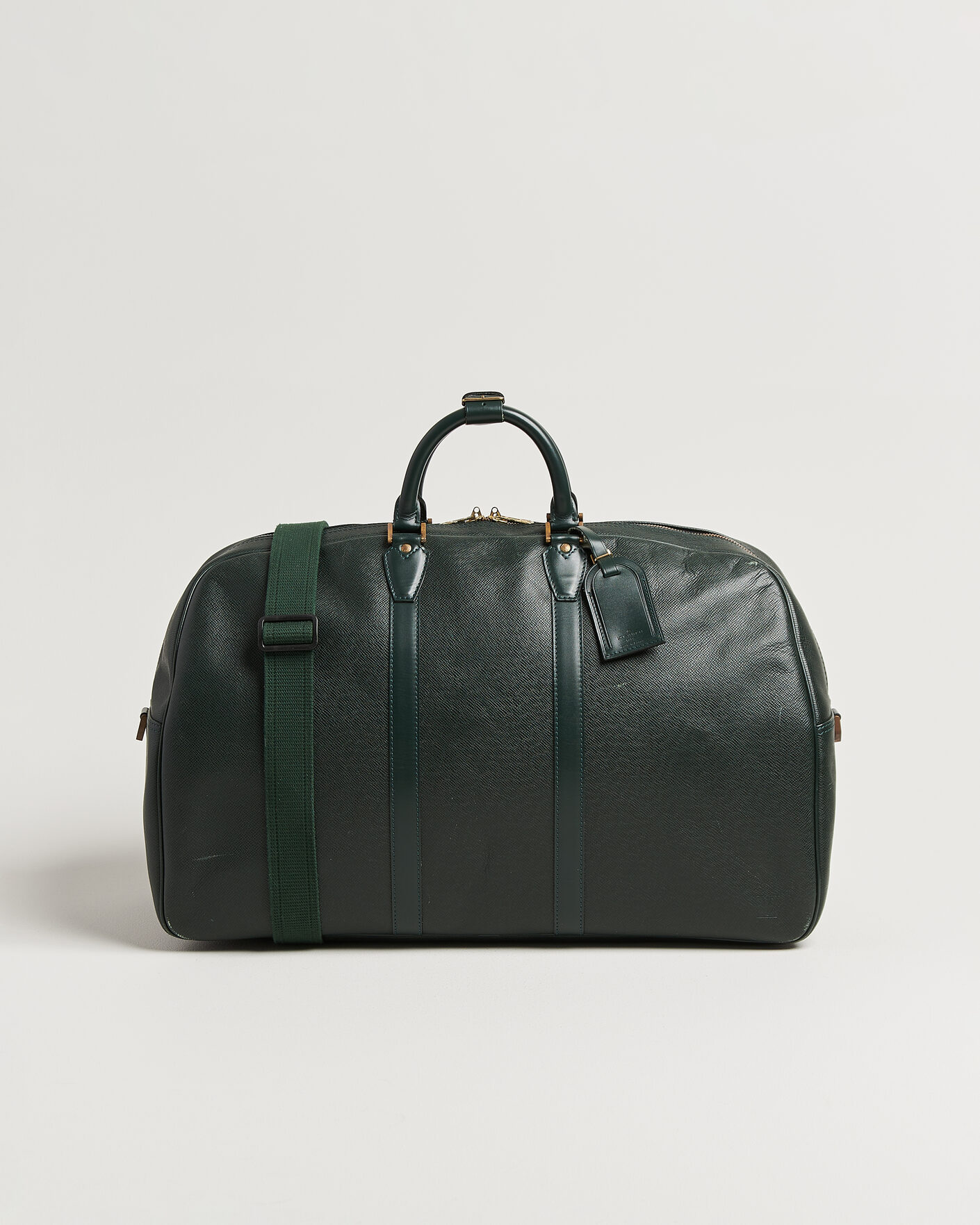 Louis Vuitton Pre-Owned Taiga Kendall GM Bag Green at CareOfCarl.com