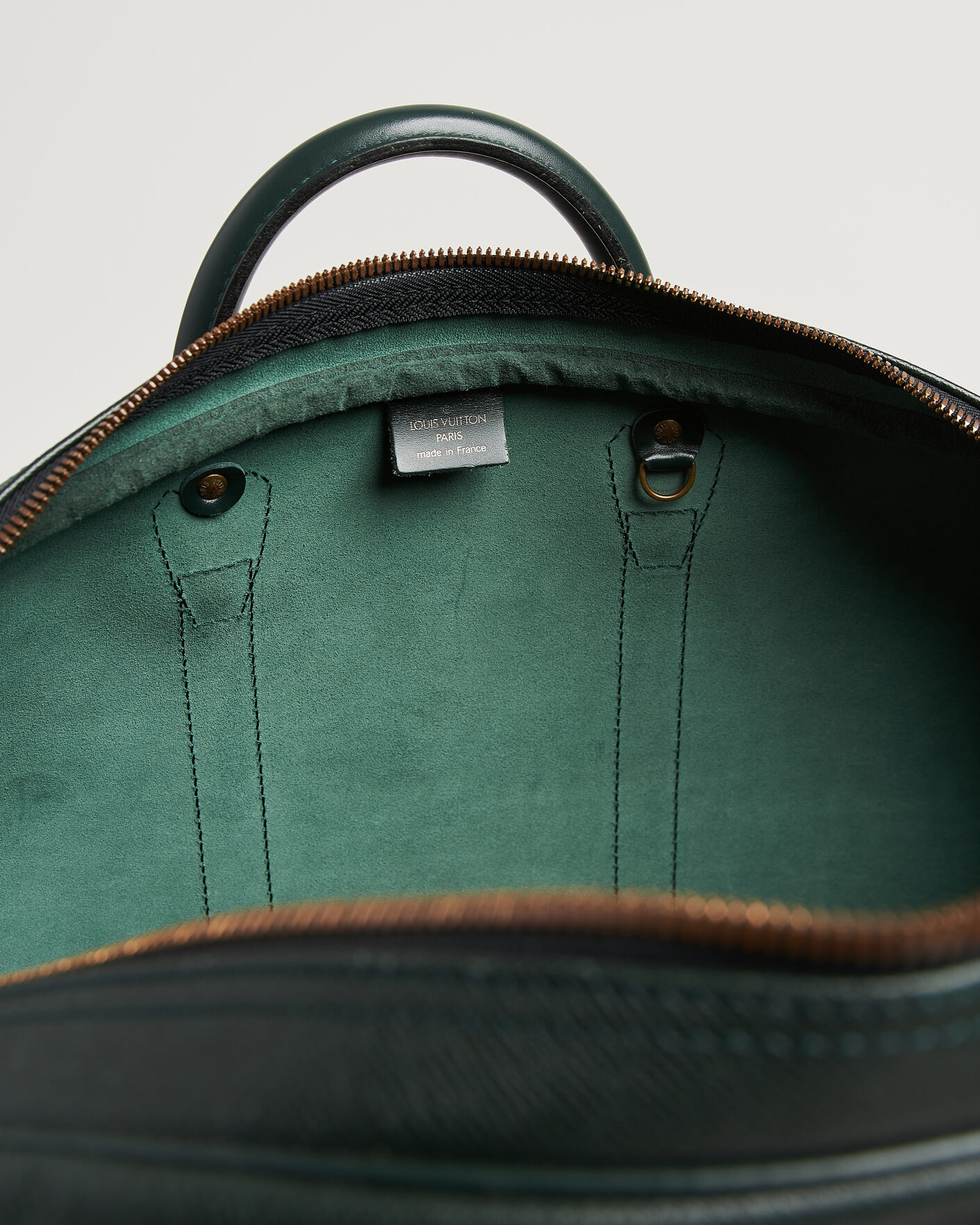 Louis Vuitton Pre-Owned Taiga Kendall GM Bag Green at CareOfCarl.com