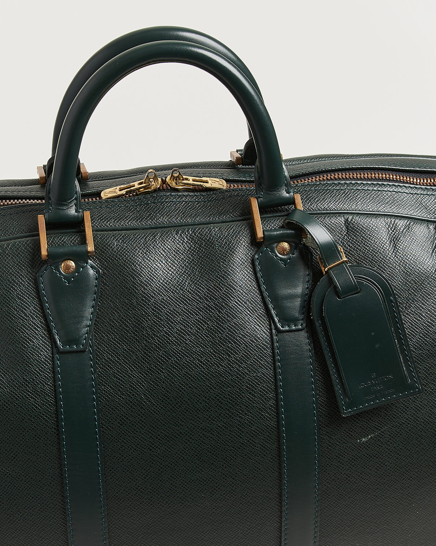 Louis Vuitton Pre-Owned Taiga Kendall GM Bag Green at CareOfCarl.com