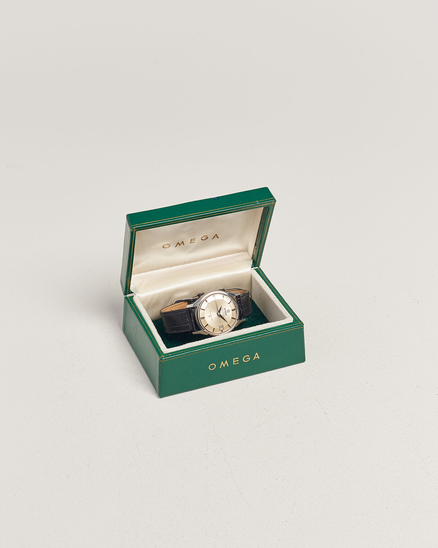 Men | Pre-Owned & Vintage Watches | Omega Pre-Owned | Constellation Pie Pan 