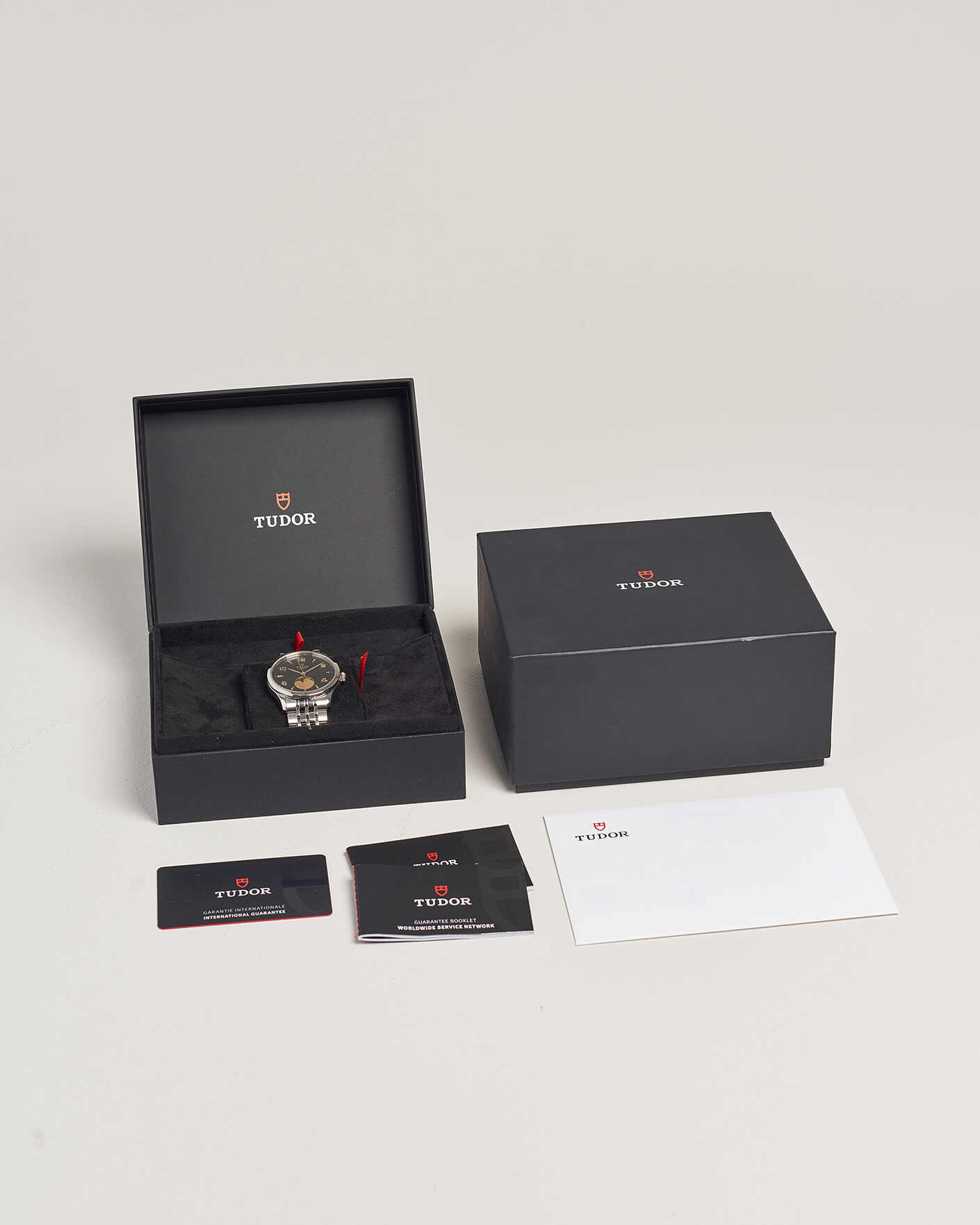 Men | Pre-Owned & Vintage Watches | Tudor Pre-Owned | 1926 Luna