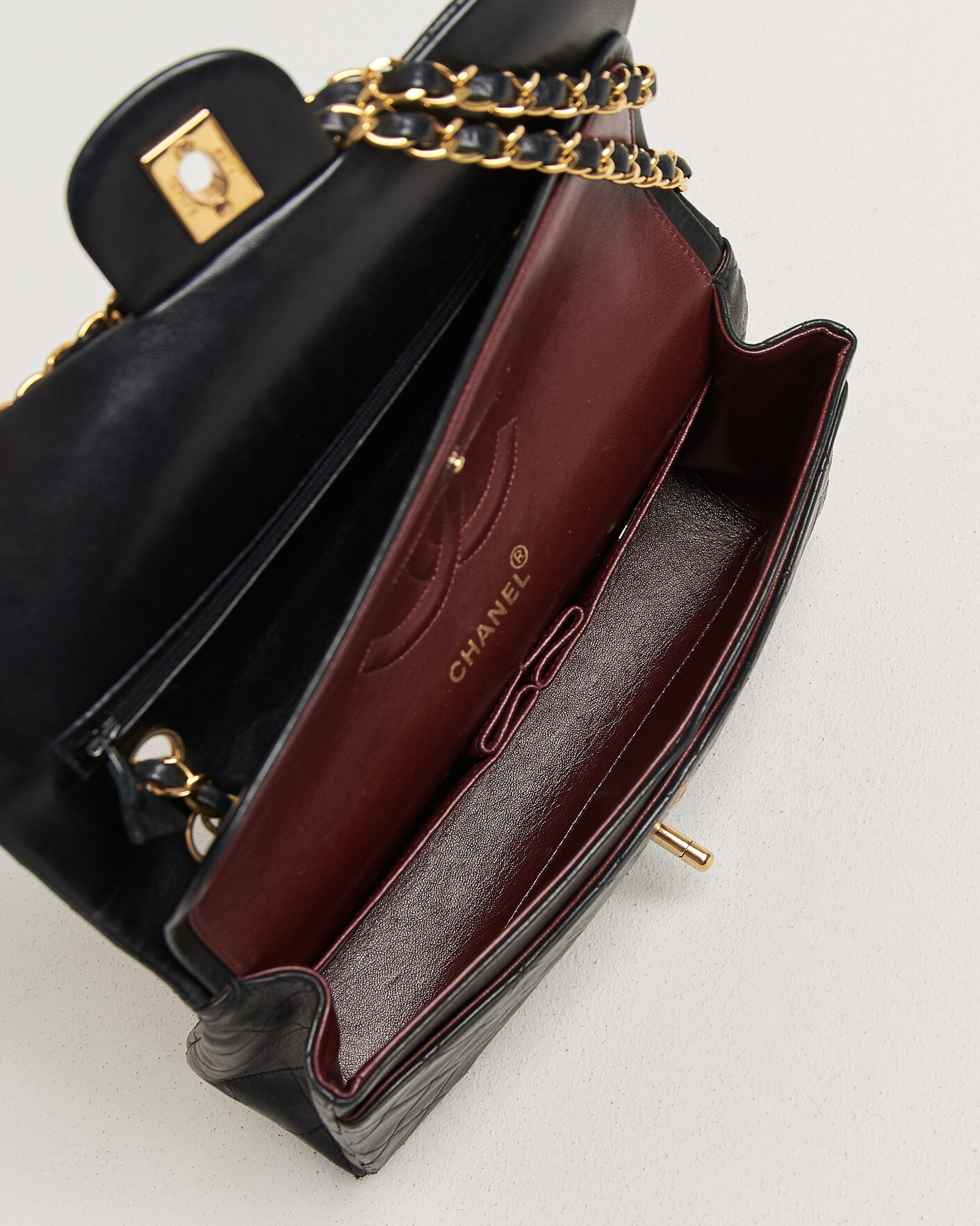 Men | Pre-Owned & Vintage Bags | Chanel Pre-Owned | Classic Medium Double Flap Bag Black