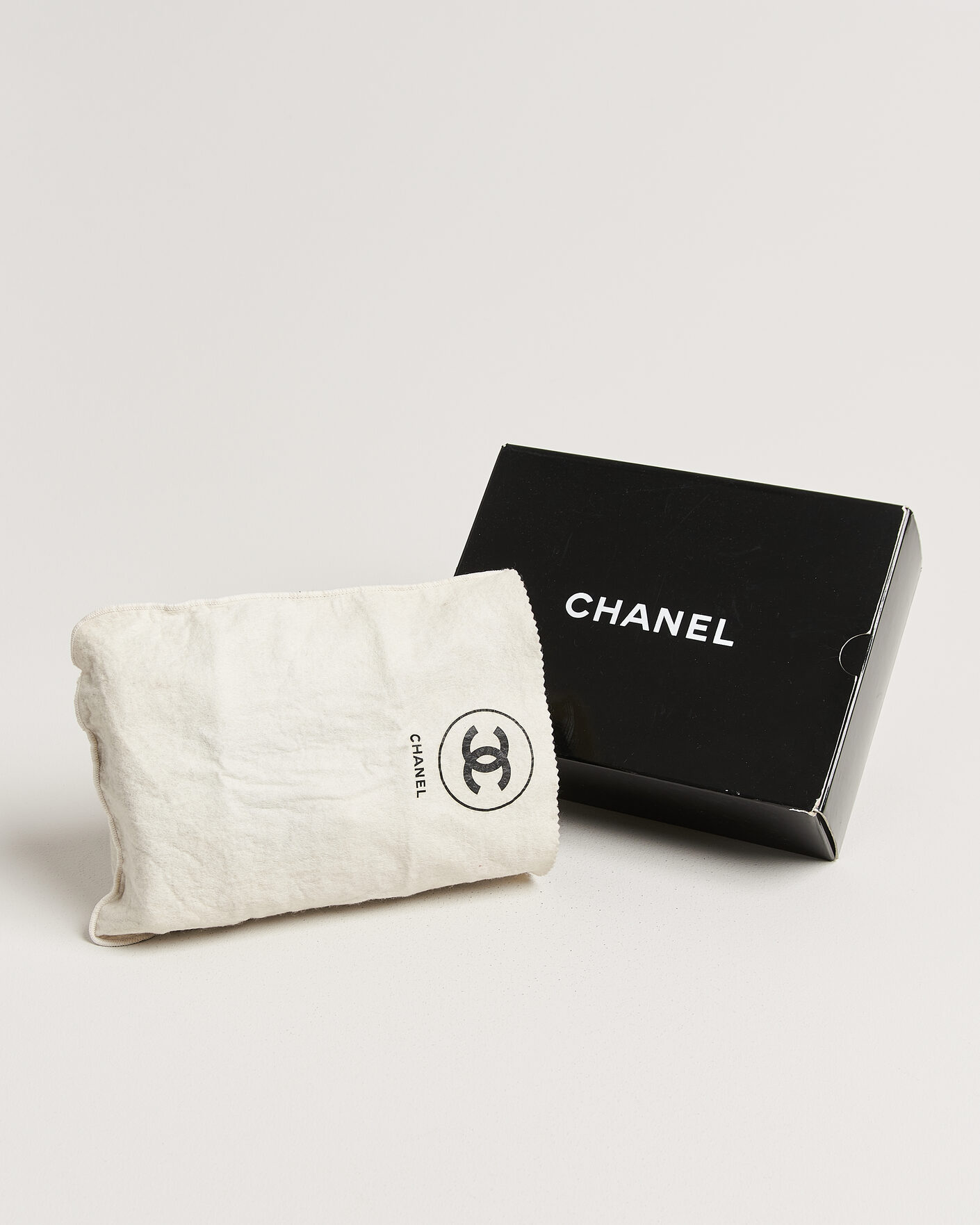Men | Pre-Owned & Vintage Bags | Chanel Pre-Owned | Classic Medium Double Flap Bag Black