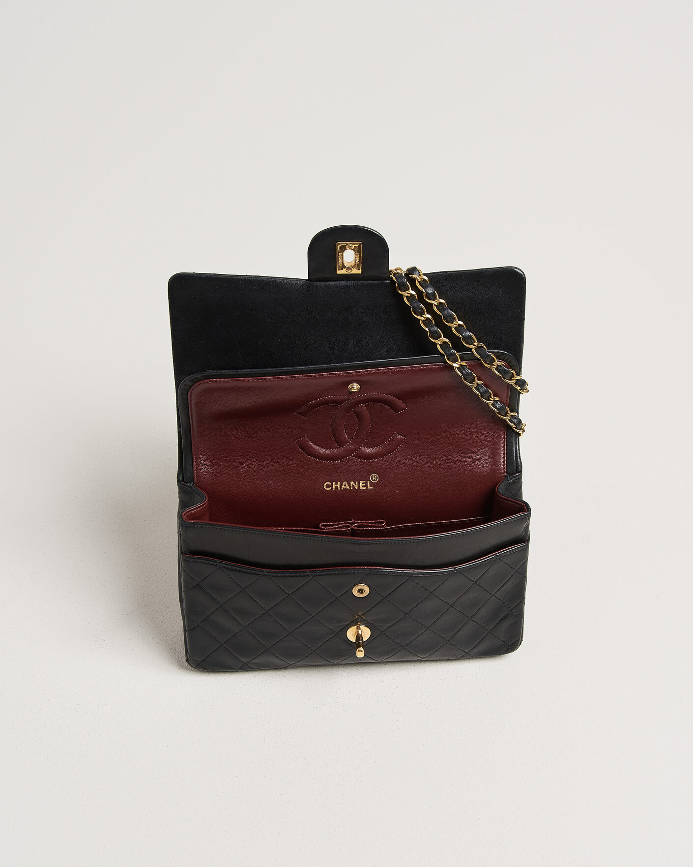 Men | Pre-Owned & Vintage Bags | Chanel Pre-Owned | Classic Medium Double Flap Bag Black