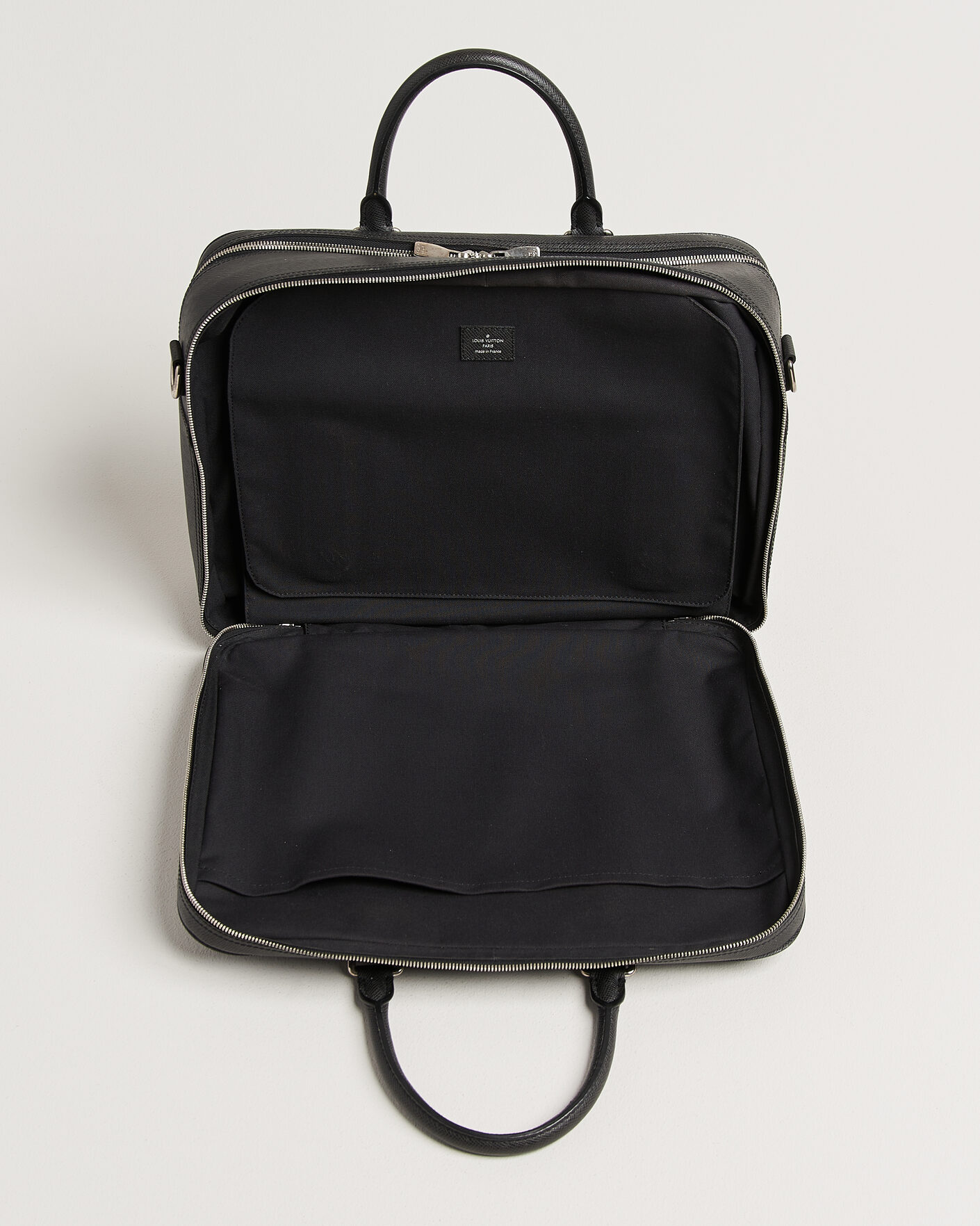 Louis Vuitton Pre-Owned Overnight Bag Taiga Leather Black at