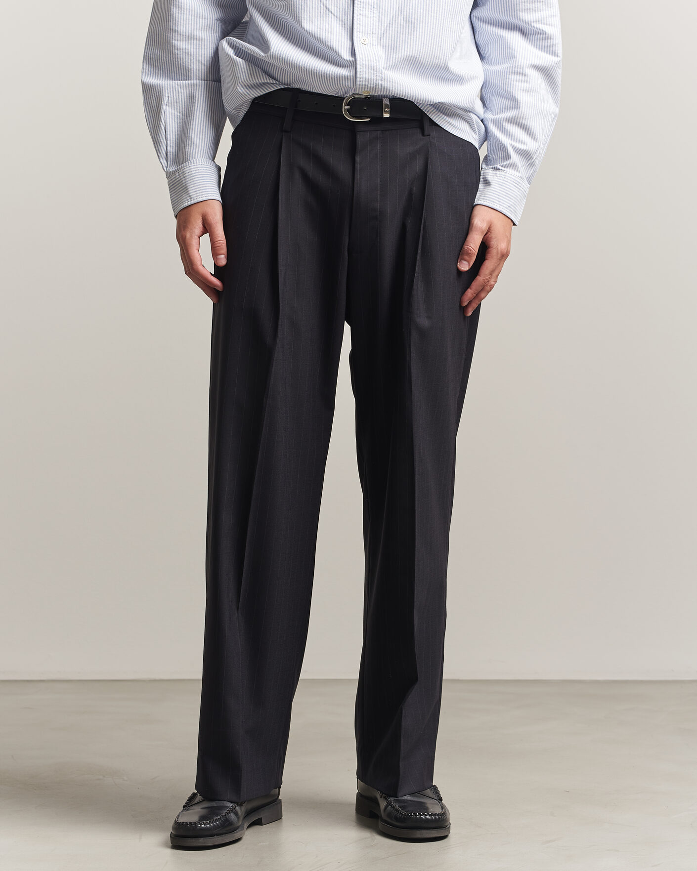 Men | Trousers | NN07 | Kay Pinstriped Pleated Trousers Navy Blue