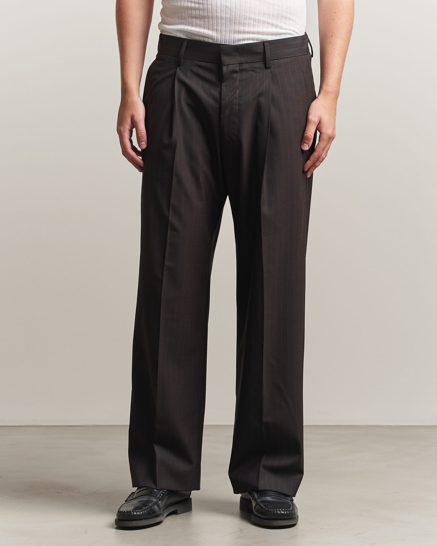 Men | Trousers | NN07 | Kay Pinstriped Pleated Trousers Dark Brown