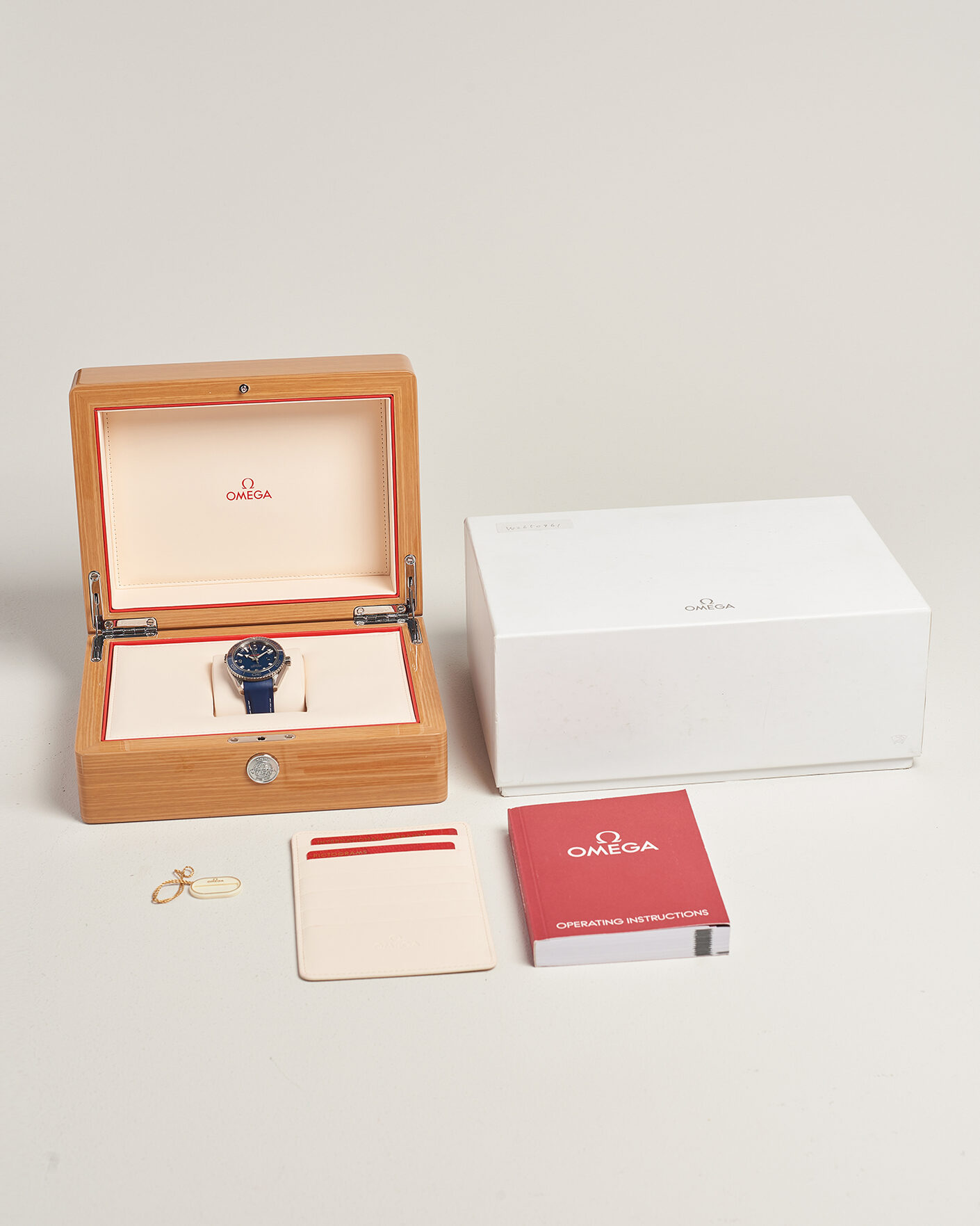 Men | Pre-Owned & Vintage Watches | Omega Pre-Owned | Seamaster Planet Ocean 