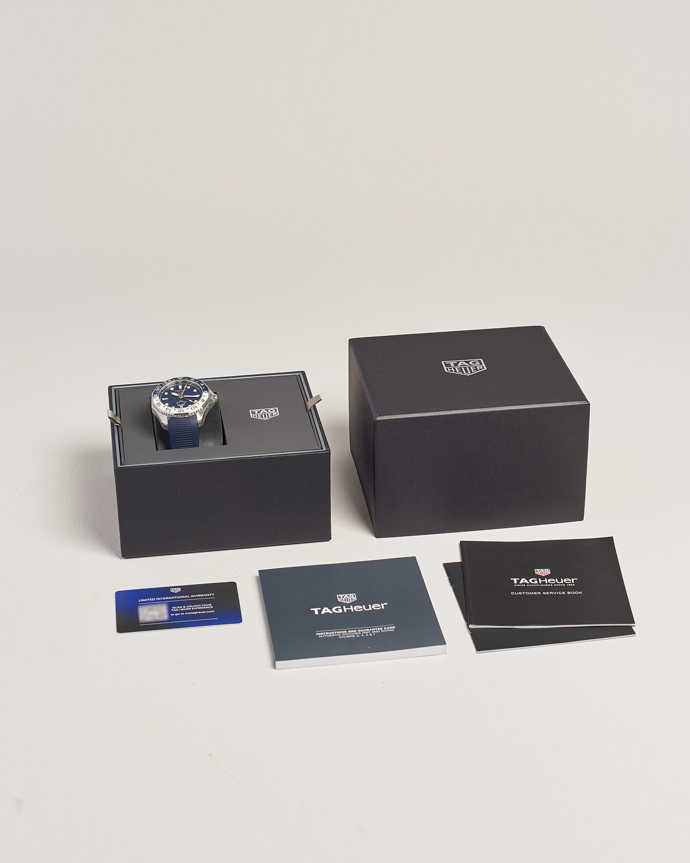 Men | Pre-Owned & Vintage Watches | Tag Heuer Pre-Owned | Acuaracer GMT