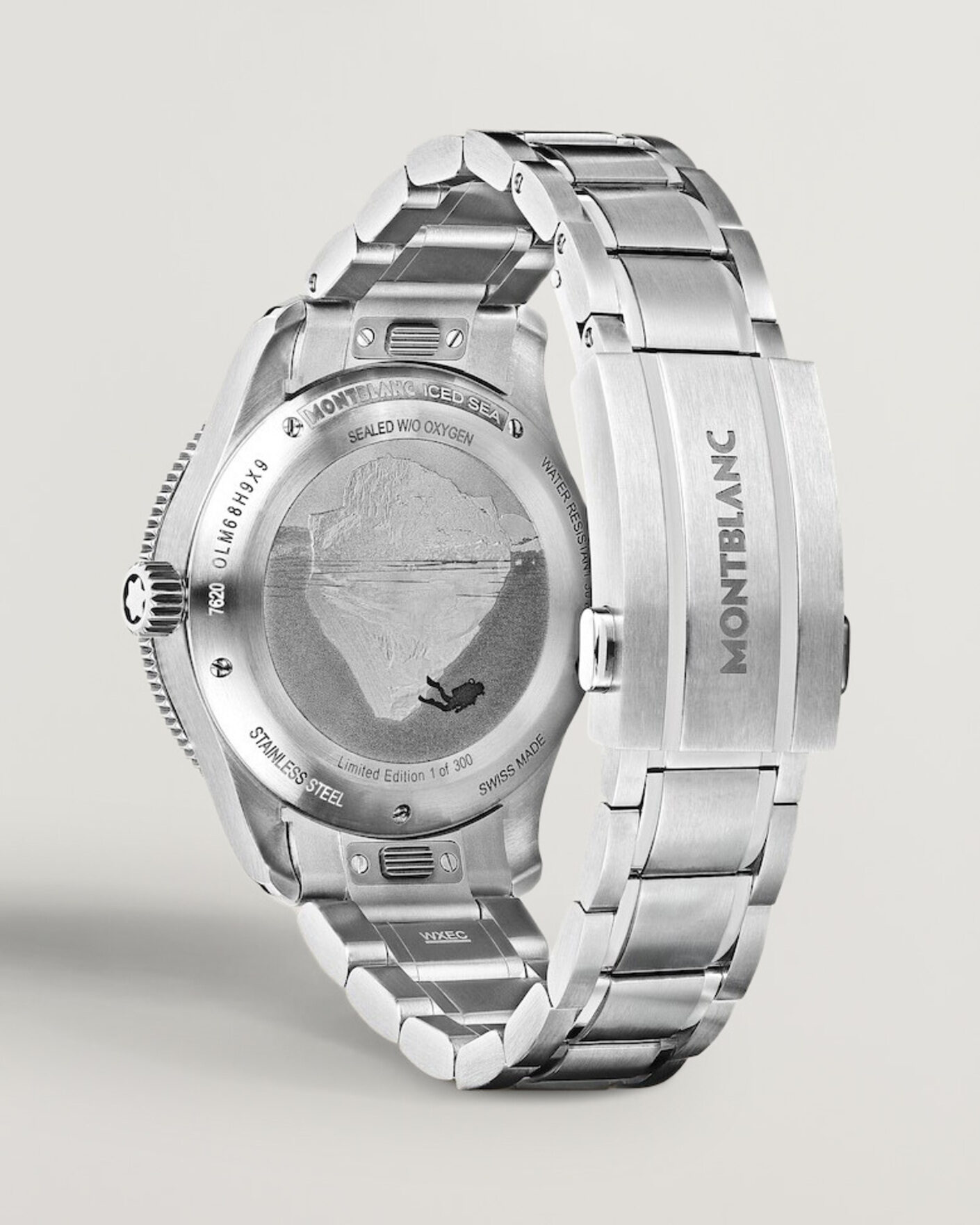 Men | Stainless steel strap | Montblanc | Iced Sea Automatic Date 0 Oxygen Limited Red
