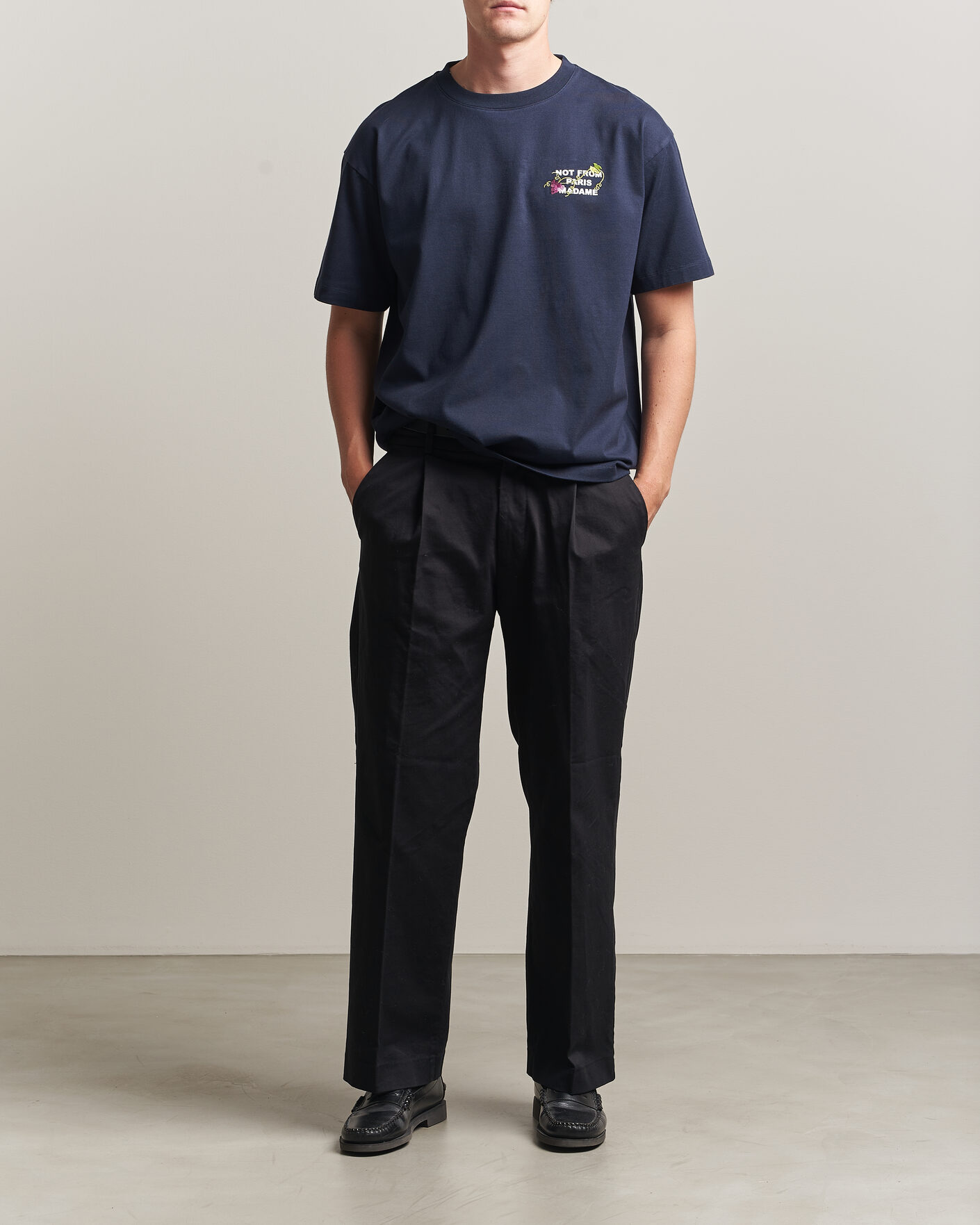 Men | T-Shirts | Drôle de Monsieur | Vine Embroidered Slogan T-Shirt Navy