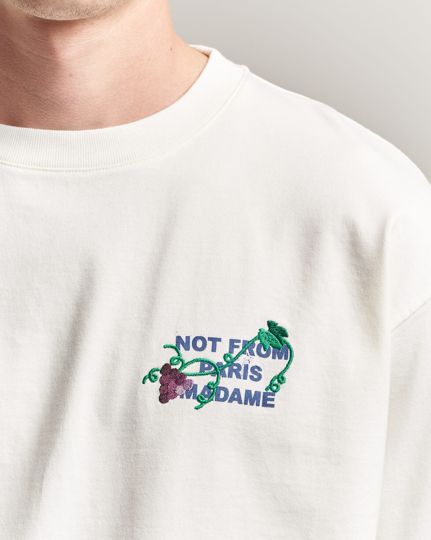 Men | T-Shirts | Drôle de Monsieur | Vine Embroidered Slogan T-Shirt Off White