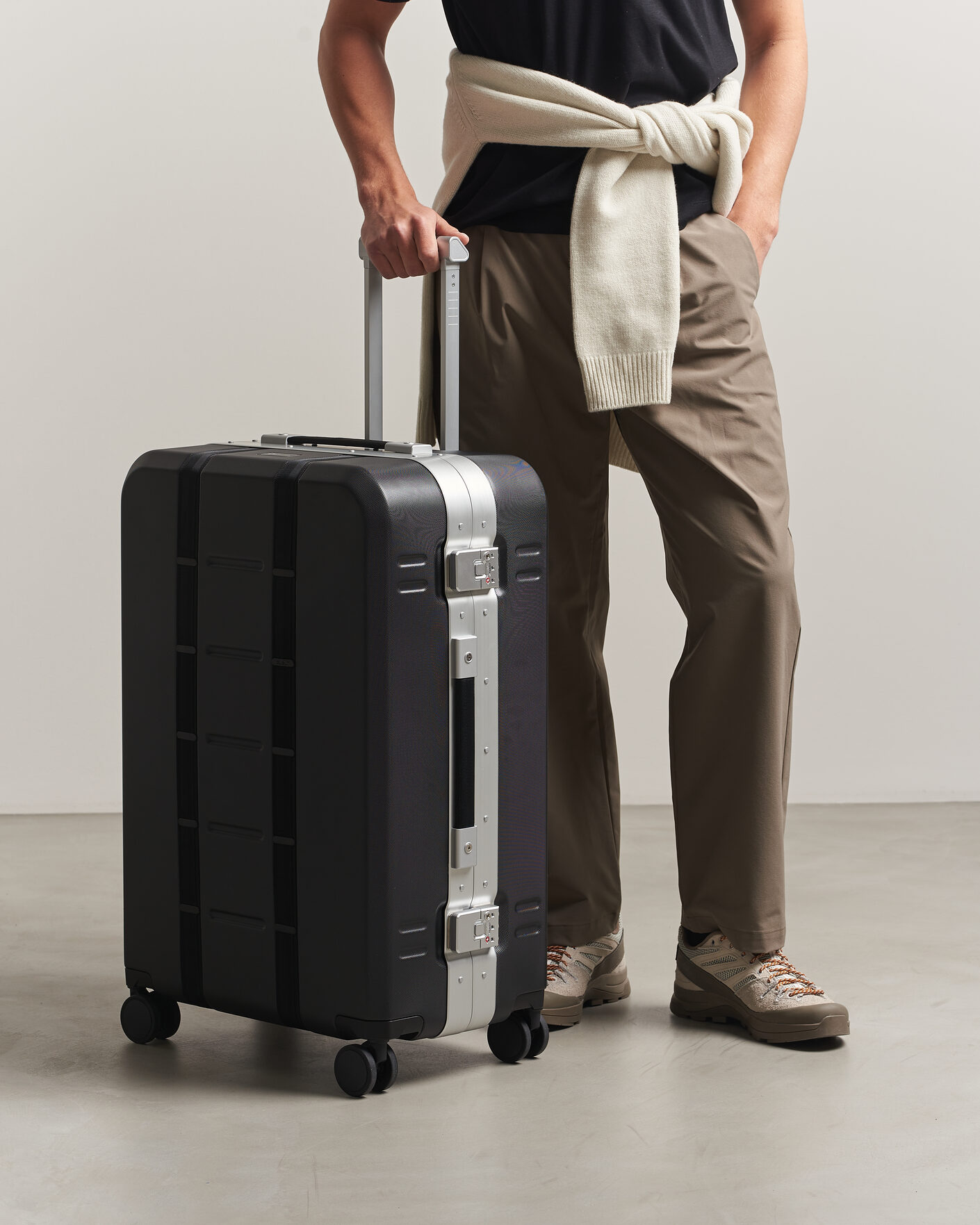 Men | Bags | DB | Ramverk Pro Check-In Luggage Large Silver/Black